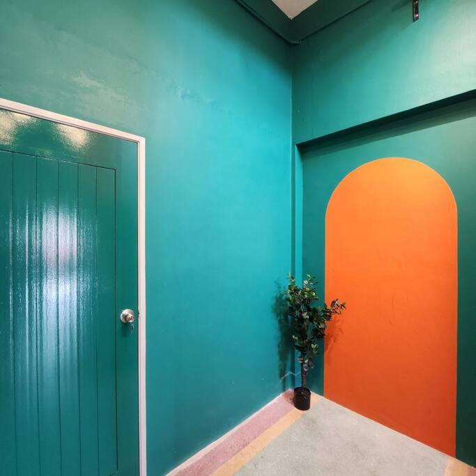 Ipoh town centre-retro 4pax (studio 6)