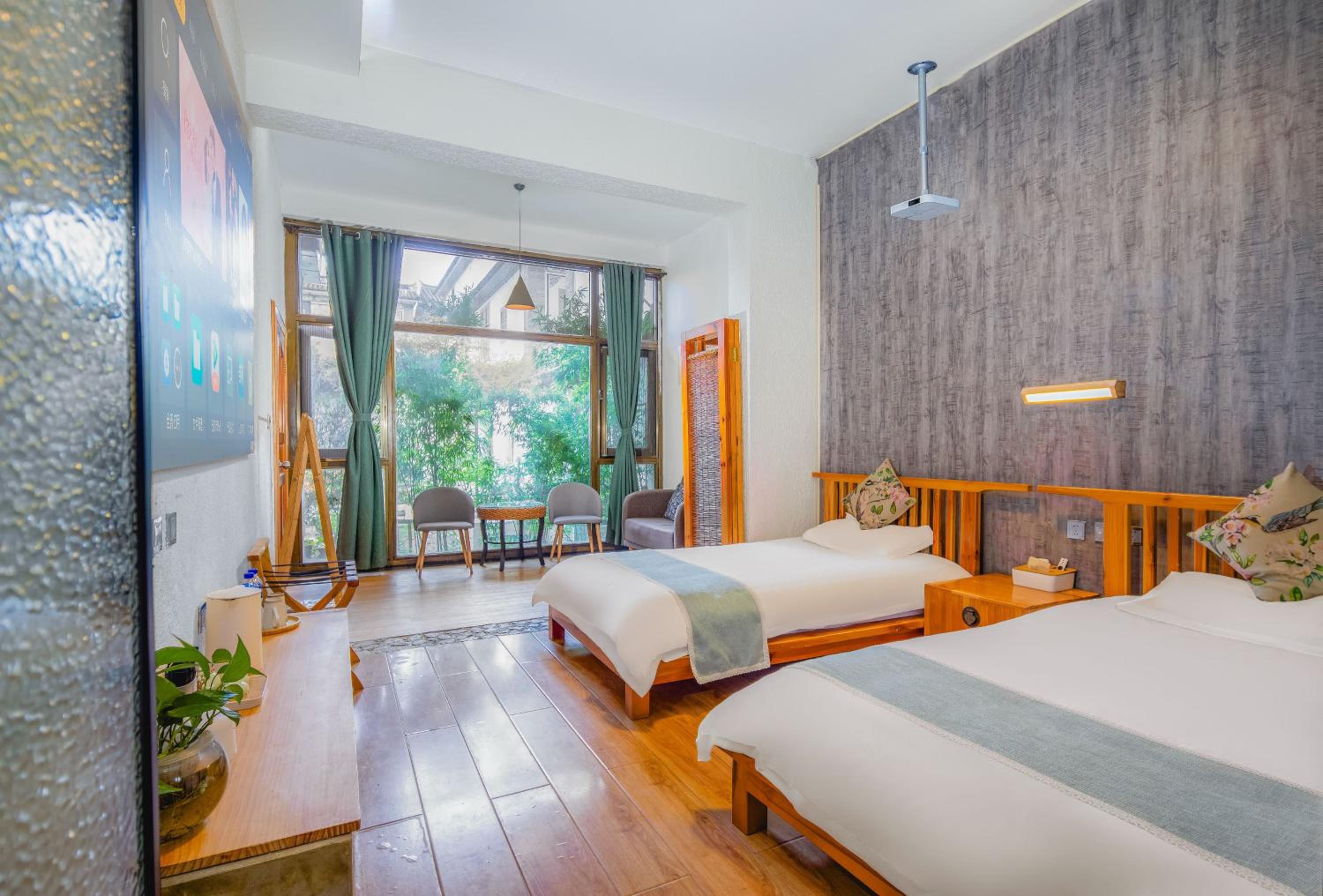 Dali Buxianshan Guesthouse-in Dali ancient city, free coffee, english speaking employee