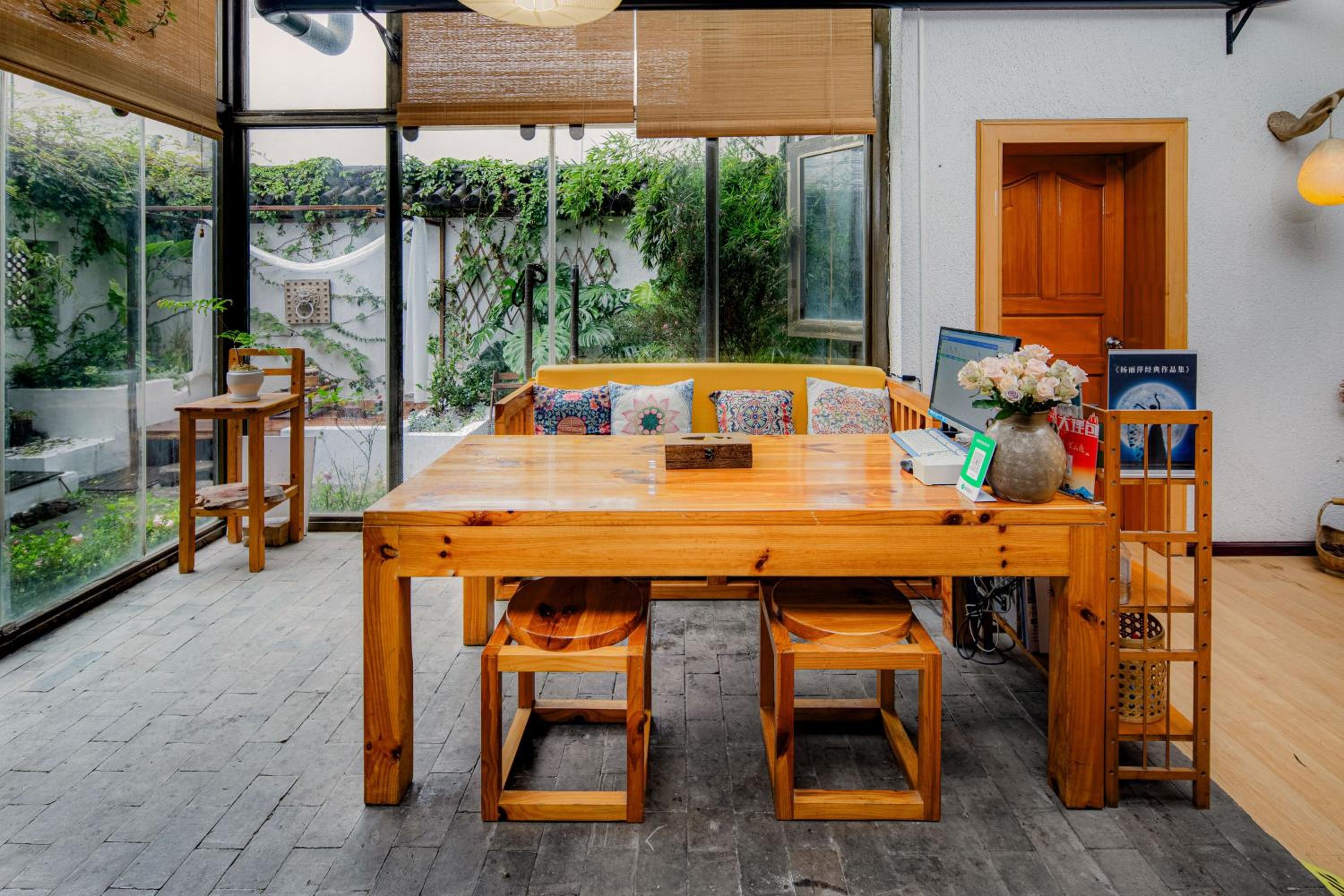 Dali Buxianshan Guesthouse-in Dali ancient city, free coffee, english speaking employee