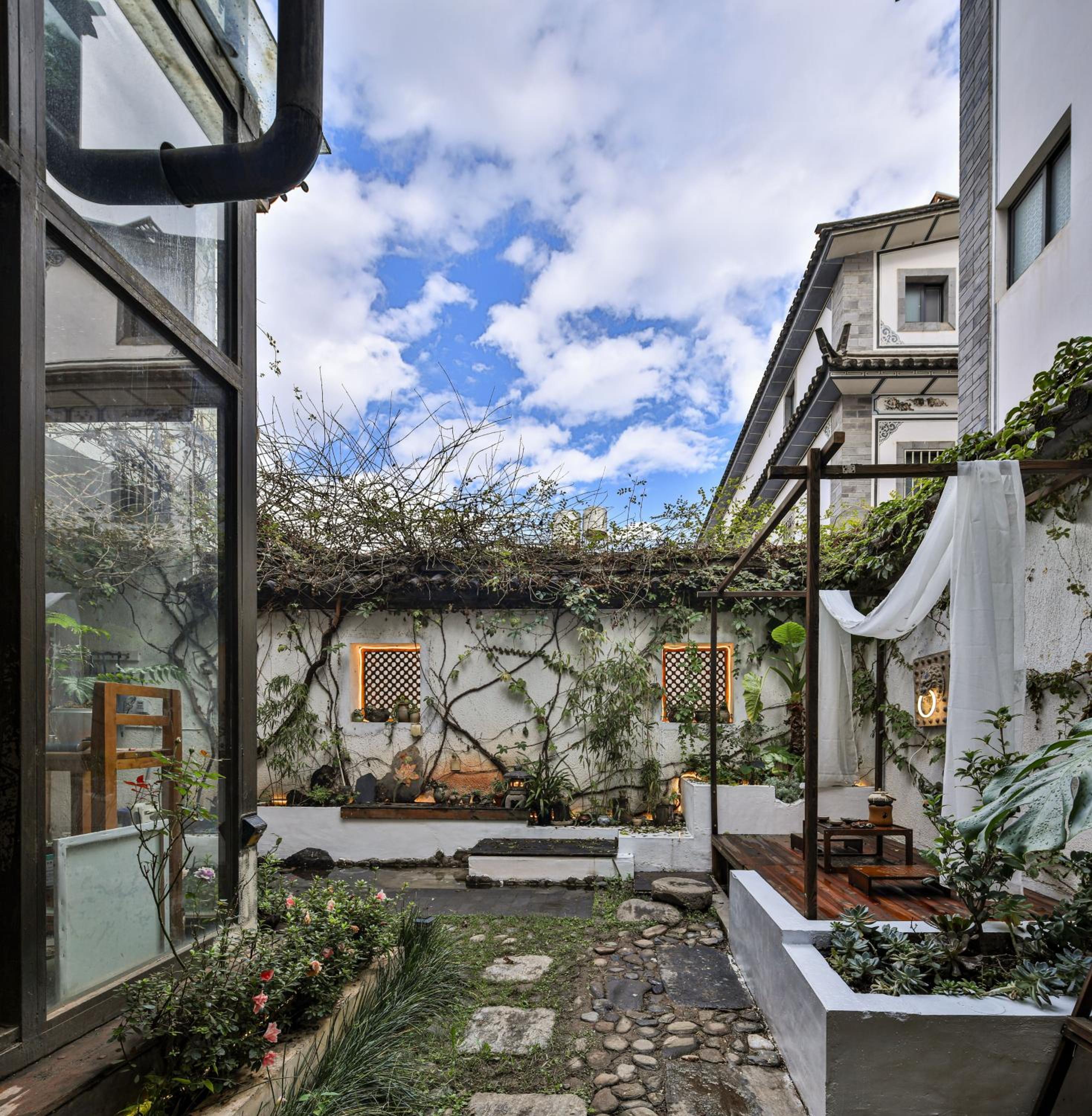 Dali Buxianshan Guesthouse-in Dali ancient city, free coffee, english speaking employee