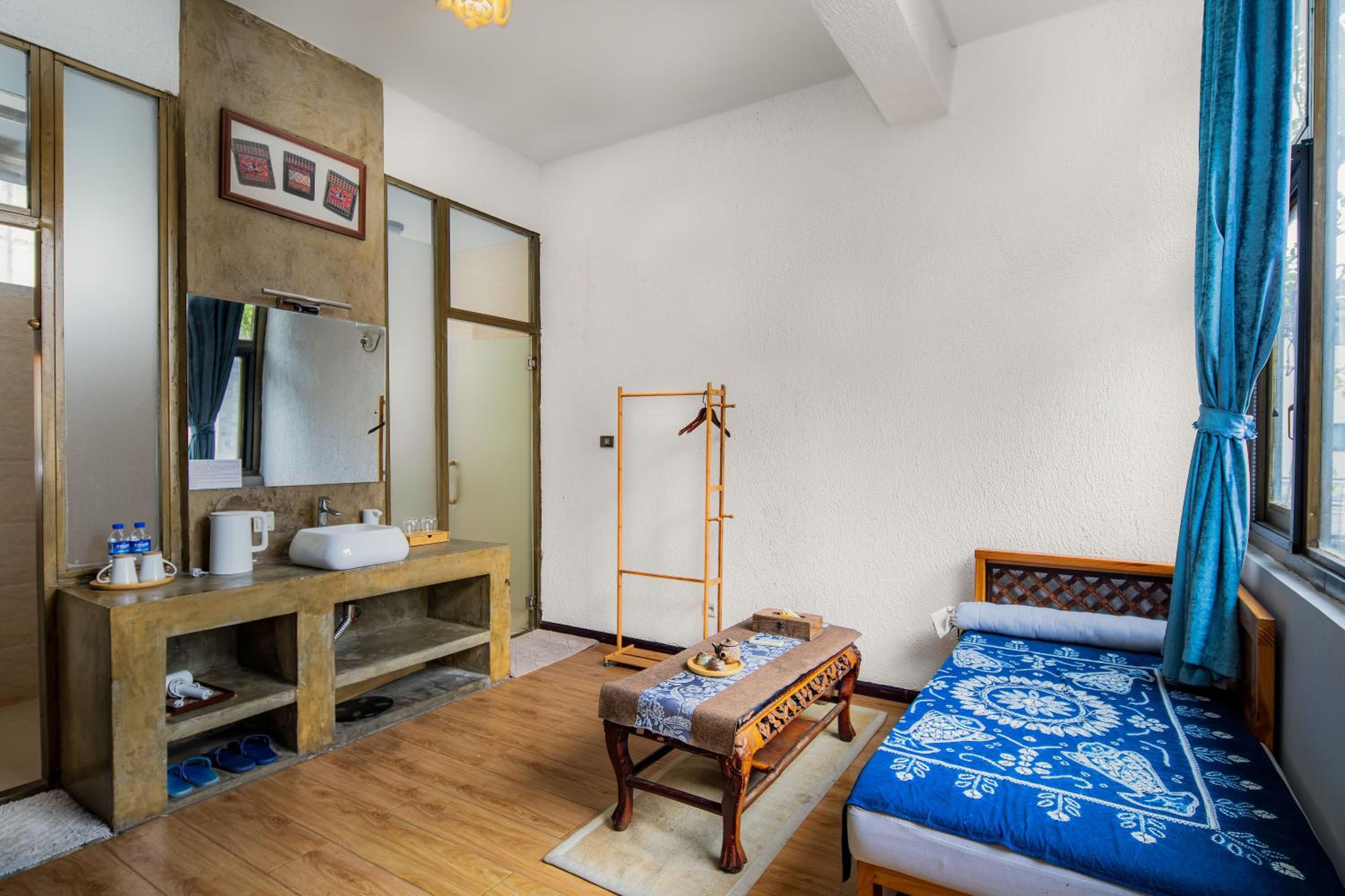 Dali Buxianshan Guesthouse-in Dali ancient city, free coffee, english speaking employee