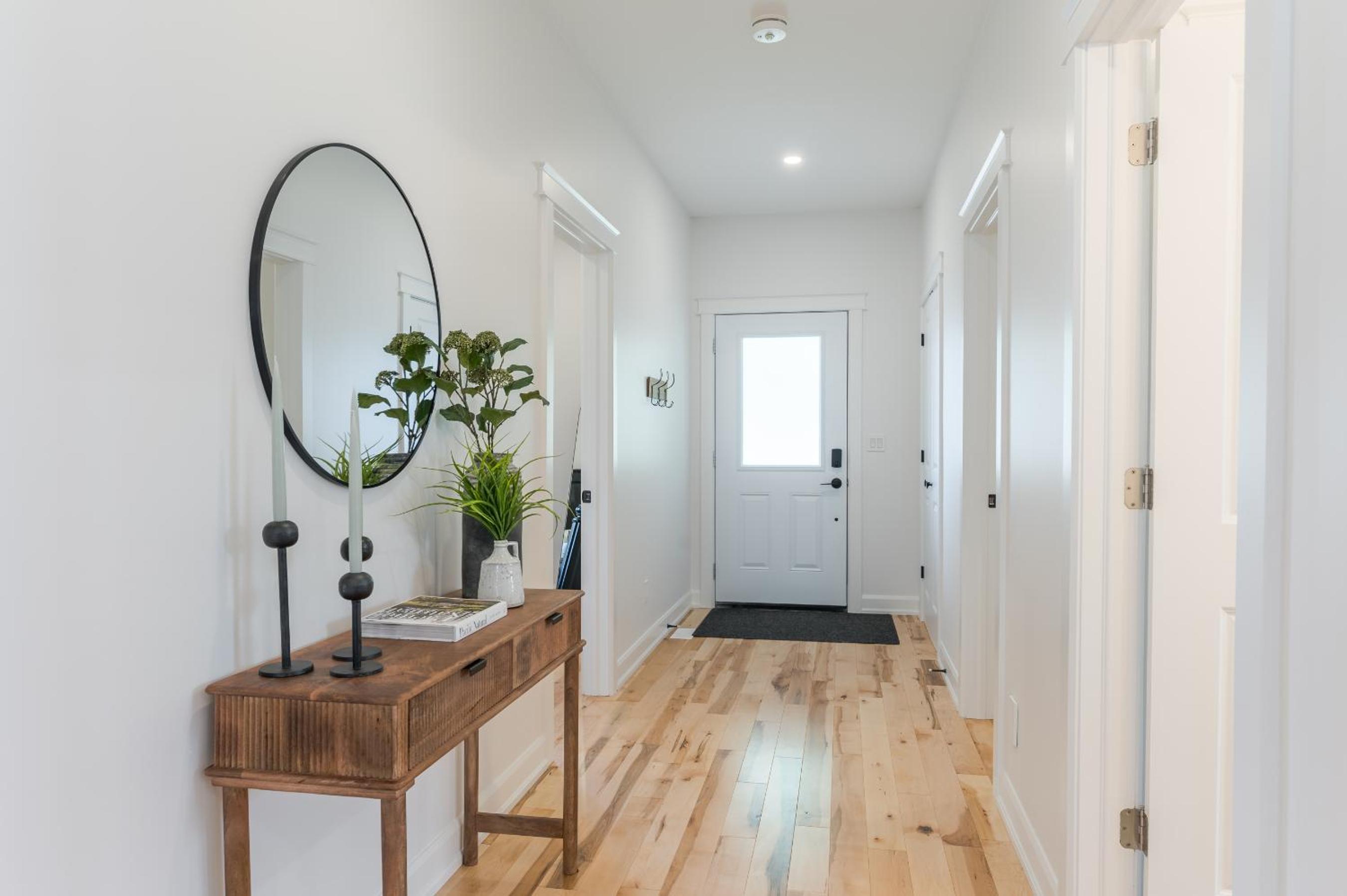 Charming 3BR Bungalow - Hot Tub