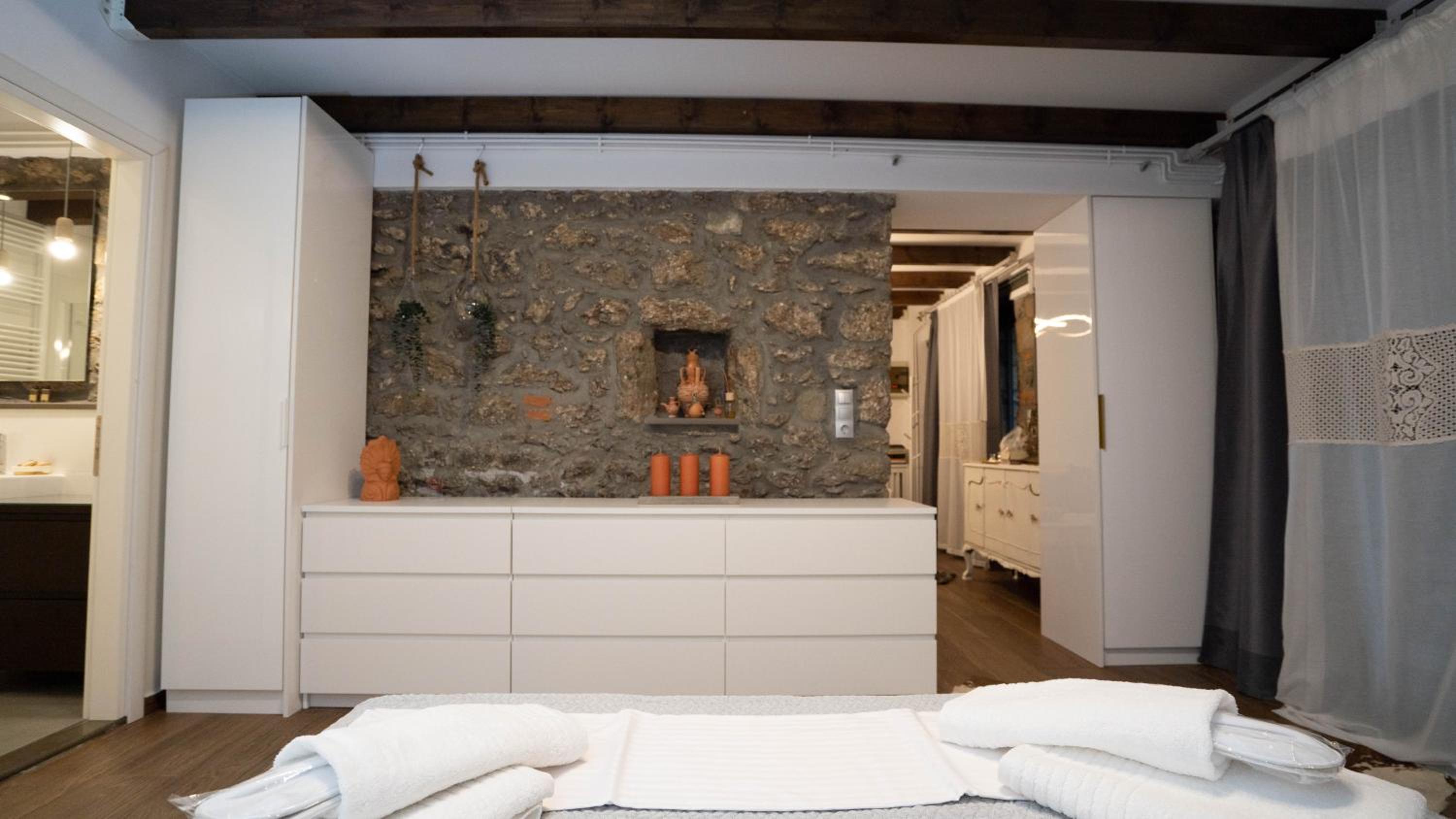 Archhouse