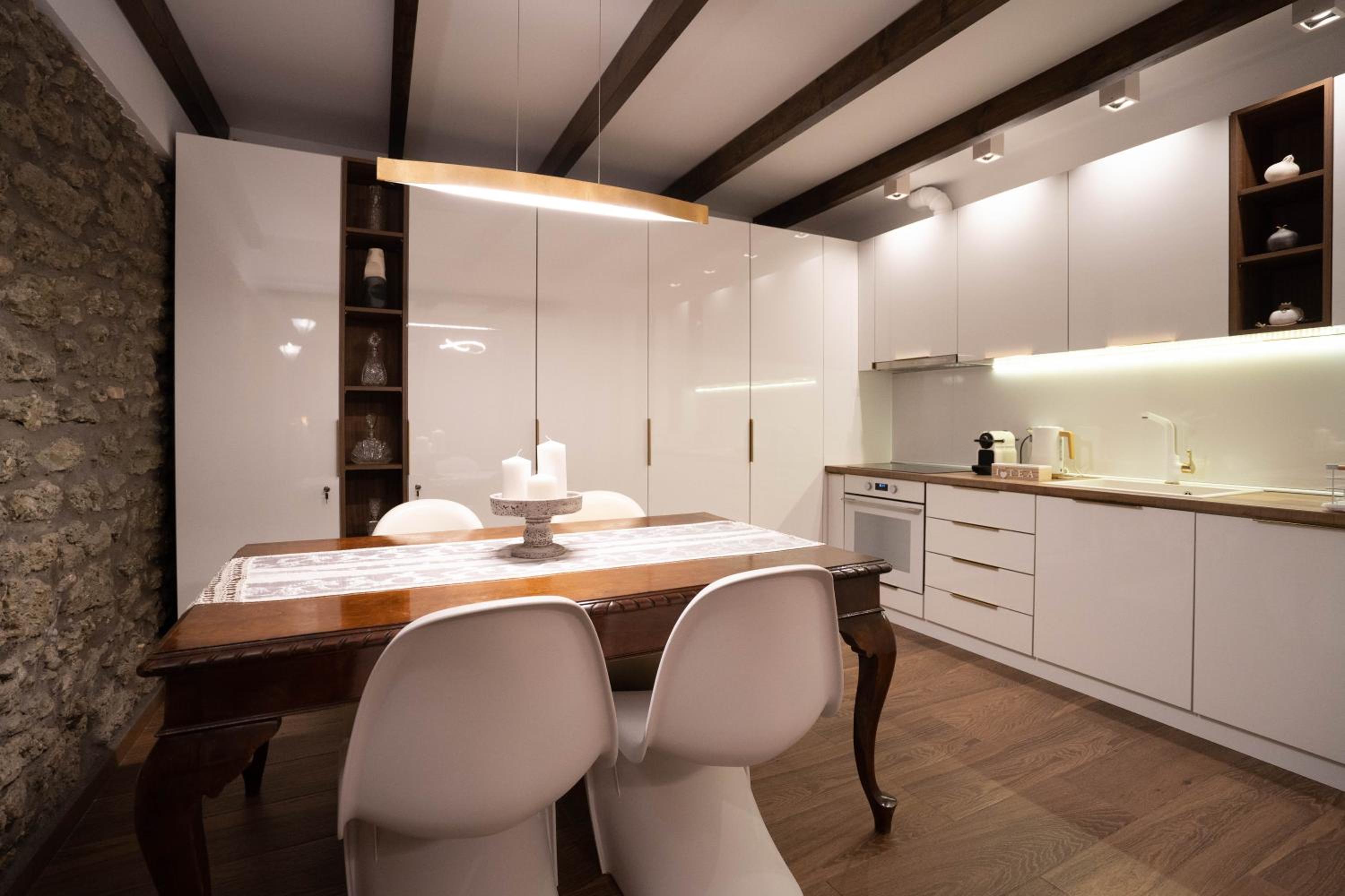 Archhouse