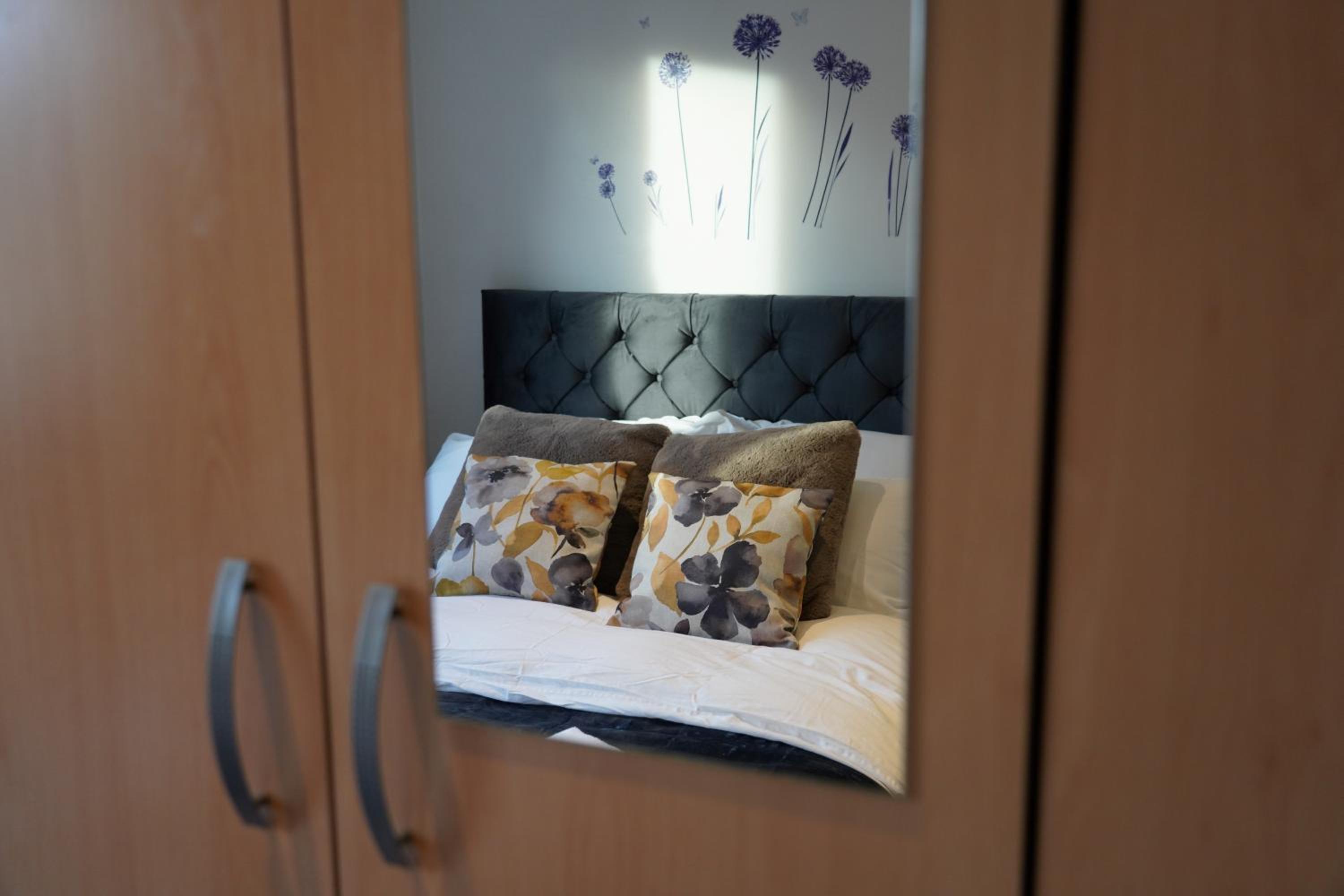 The Cosy Bay Near Tower Bridge