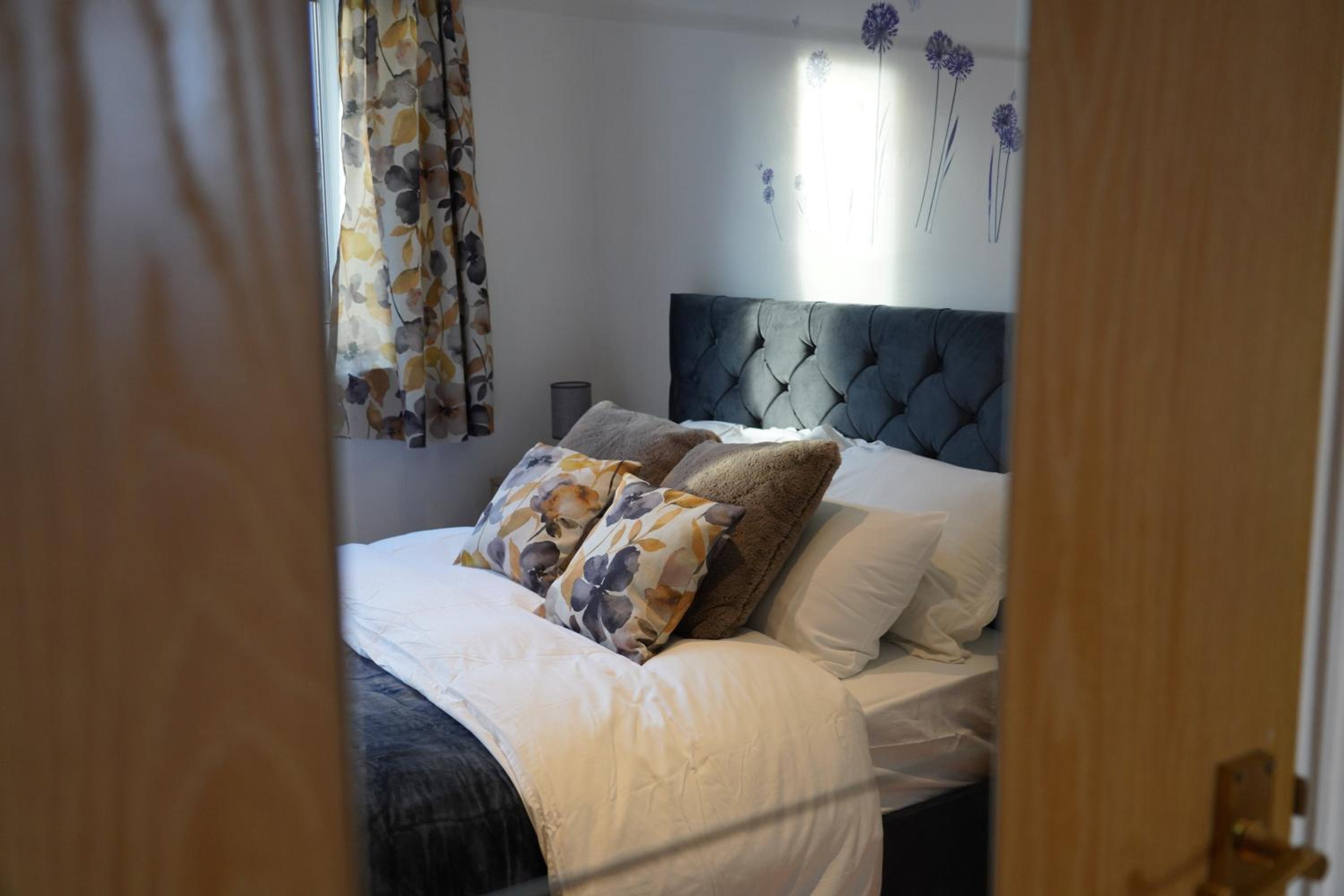 The Cosy Bay Near Tower Bridge