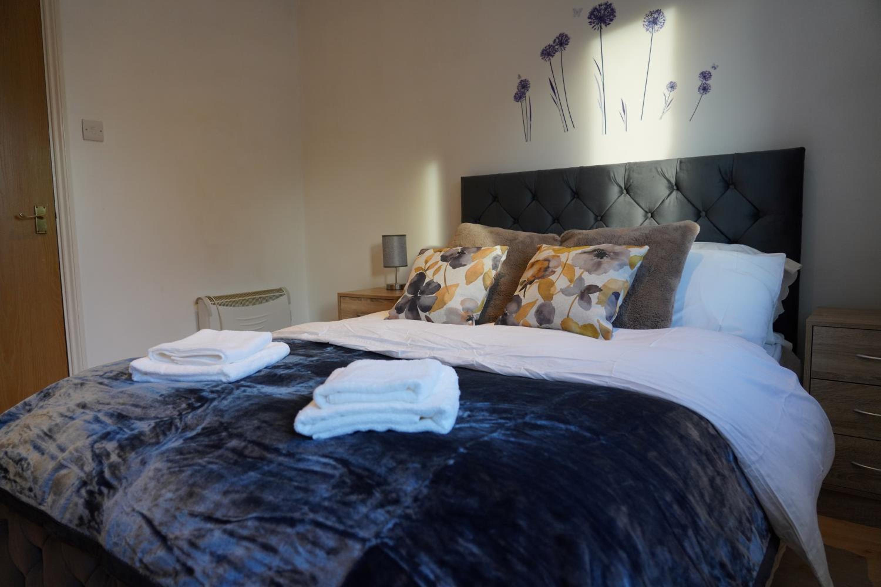 The Cosy Bay Near Tower Bridge