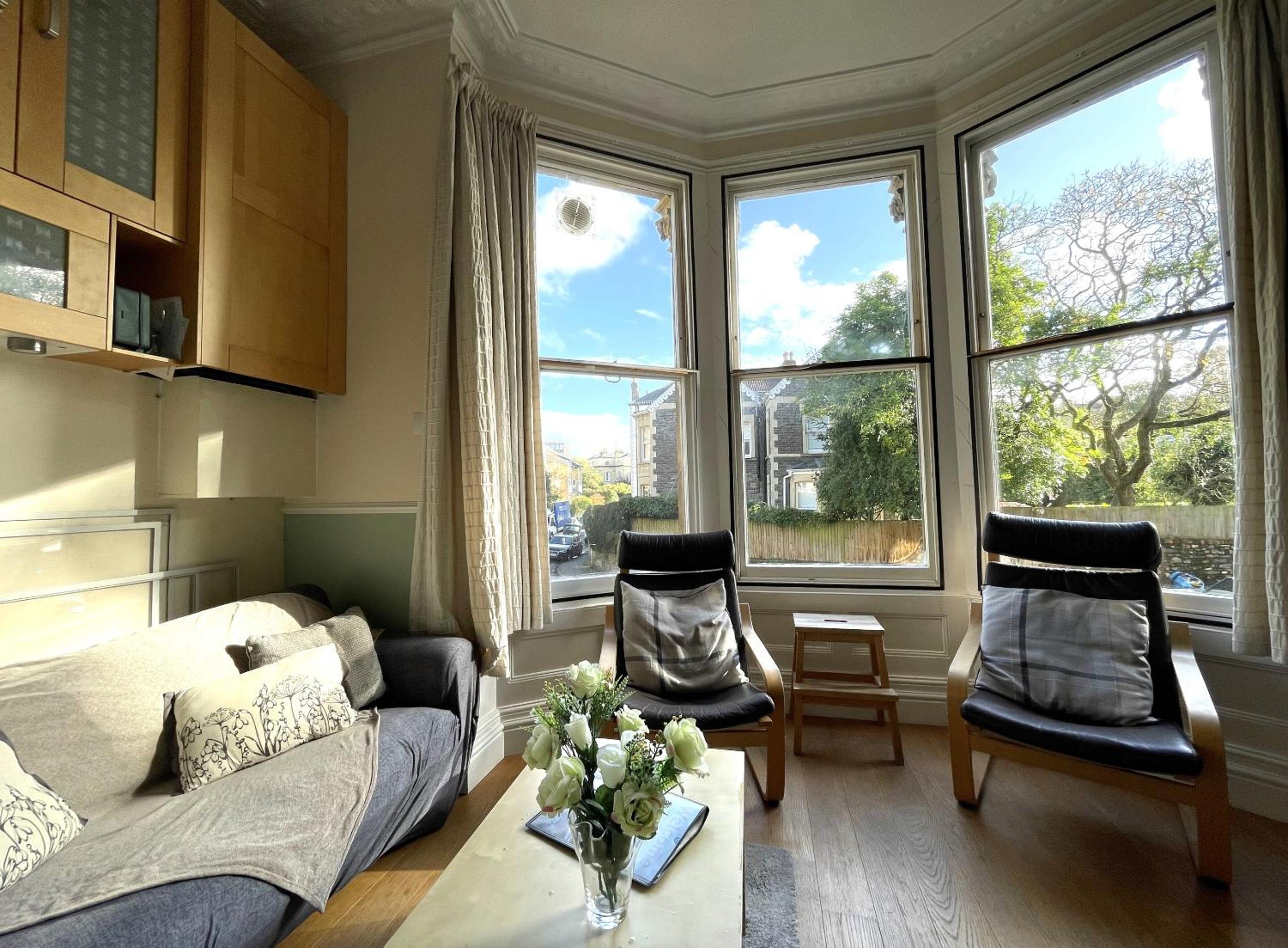 Lovely Victorian Apartment in Clifton Village view 3