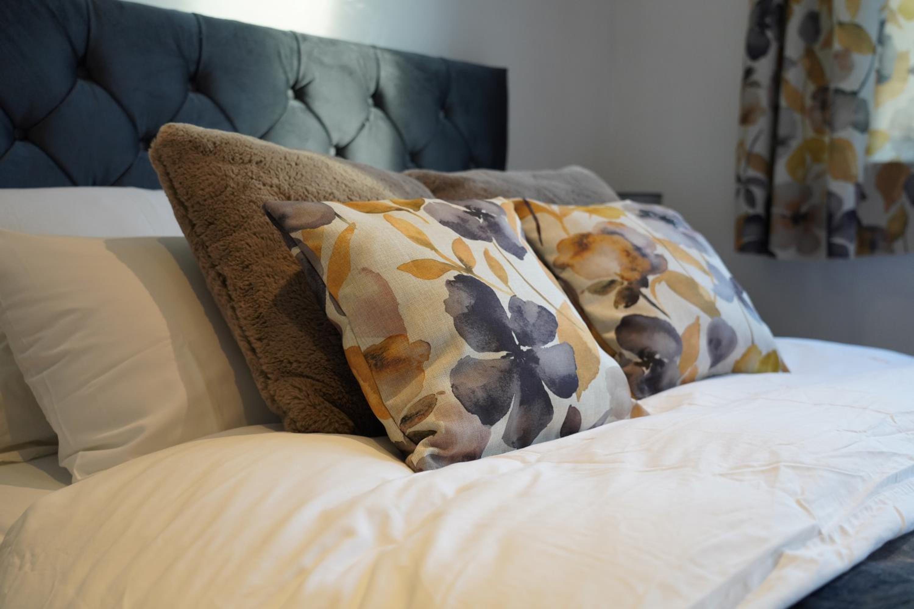 The Cosy Bay Near Tower Bridge