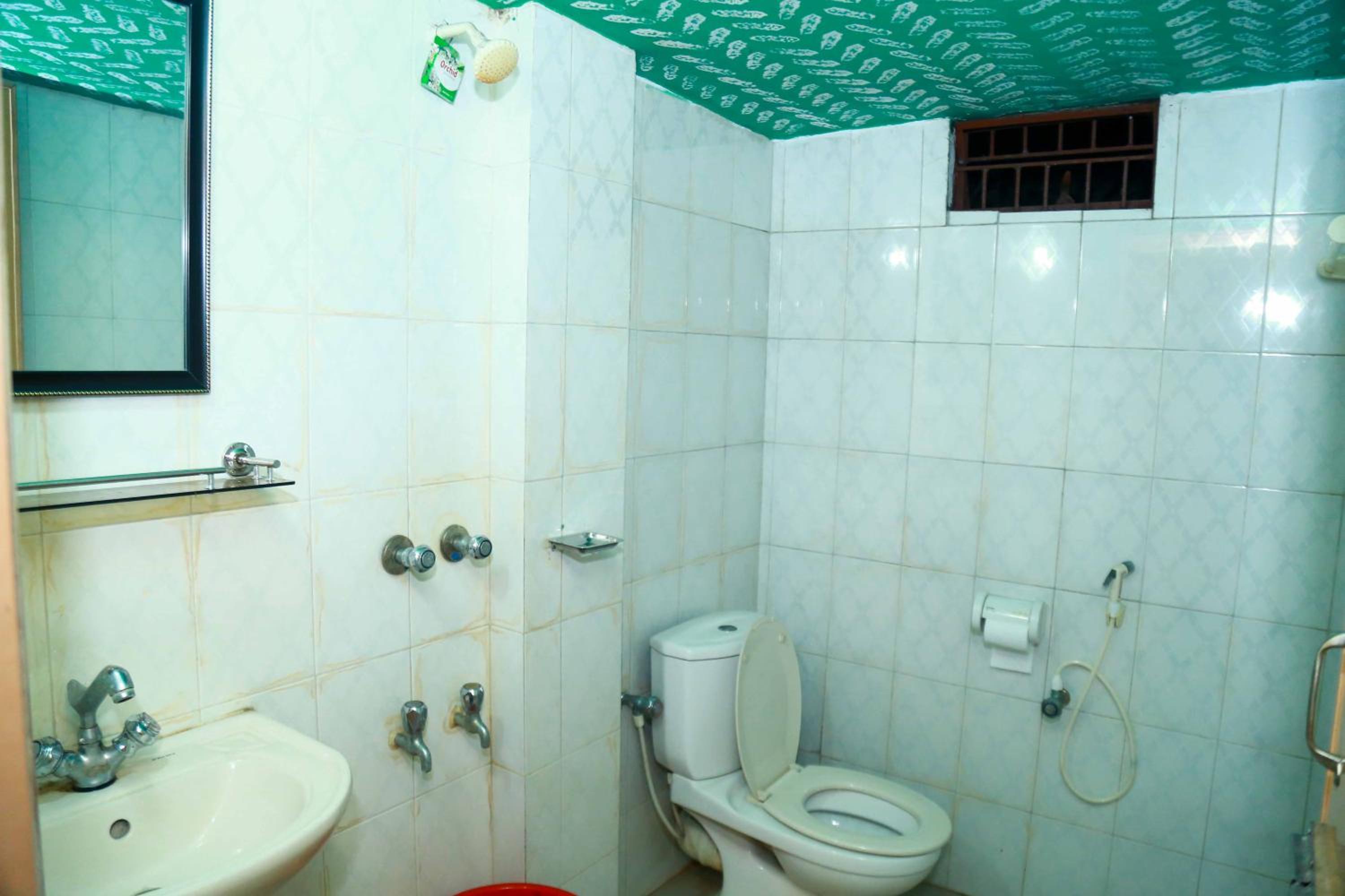 GREEN LEAF GUEST HOUSE
