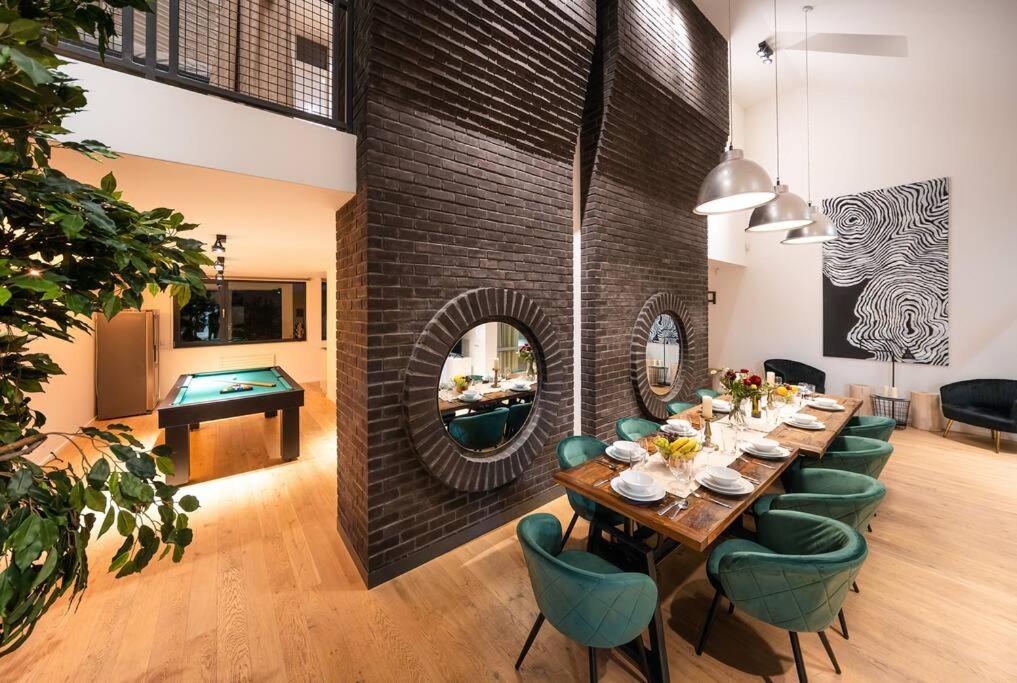 5BR+2Bath Old Town Industrial Penthouse, A/C