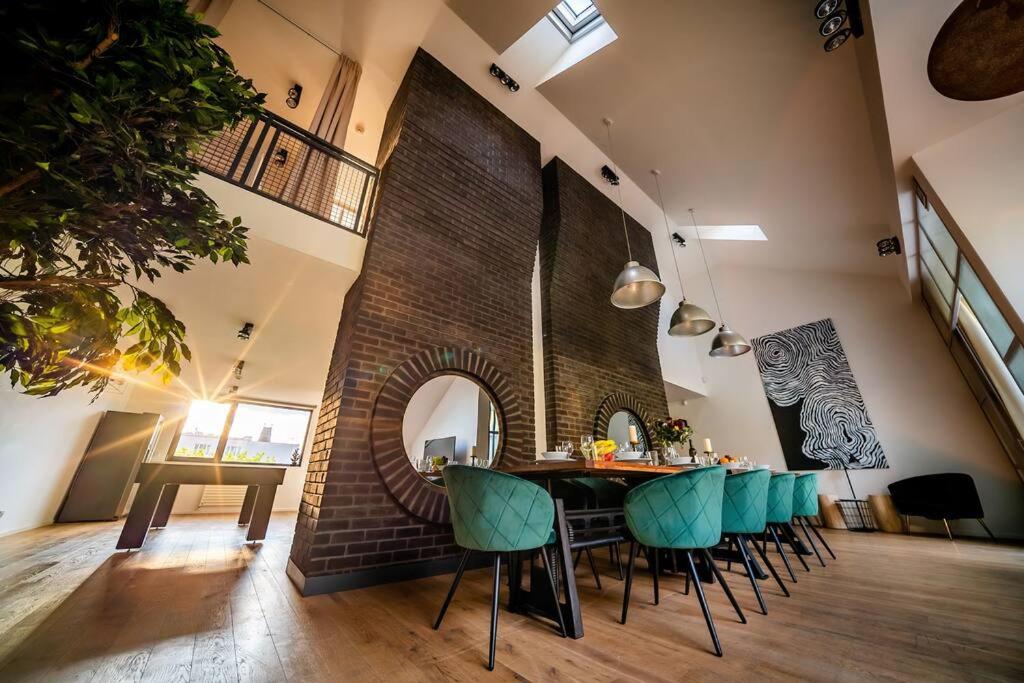 5BR+2Bath Old Town Industrial Penthouse, A/C
