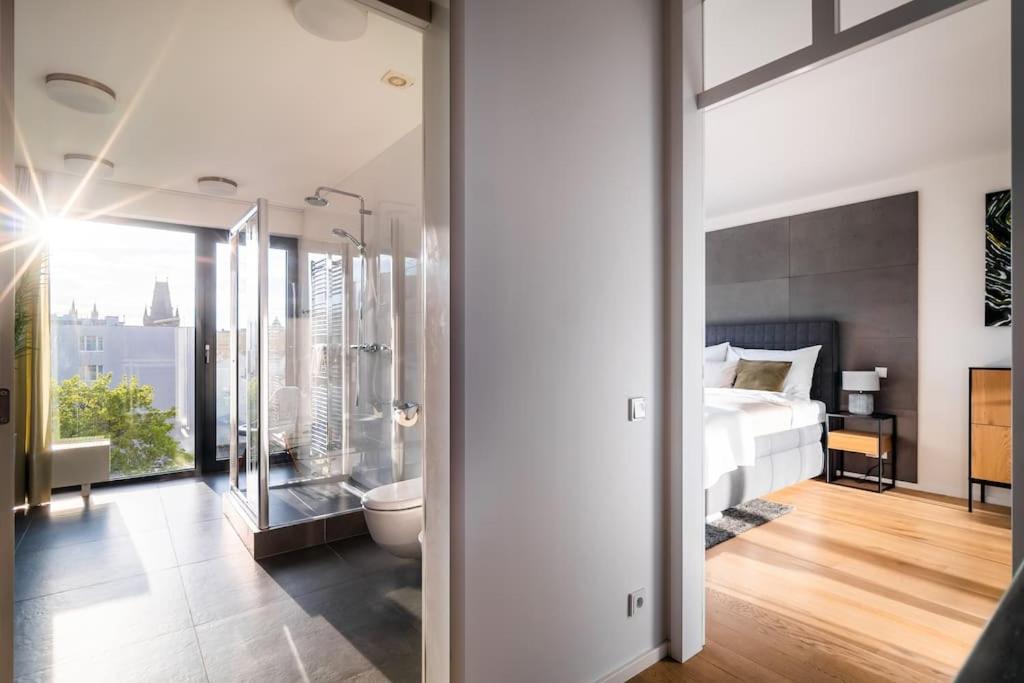 5BR+2Bath Old Town Industrial Penthouse, A/C