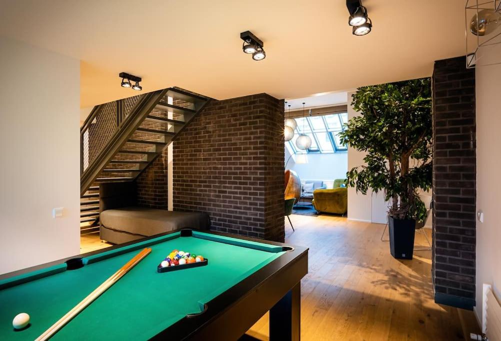 5BR+2Bath Old Town Industrial Penthouse, A/C