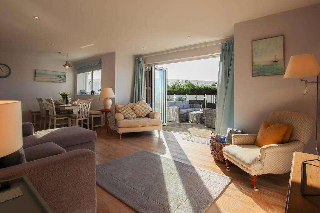 Coastal 3-bed retreat with sea views - Woolacombe view 3