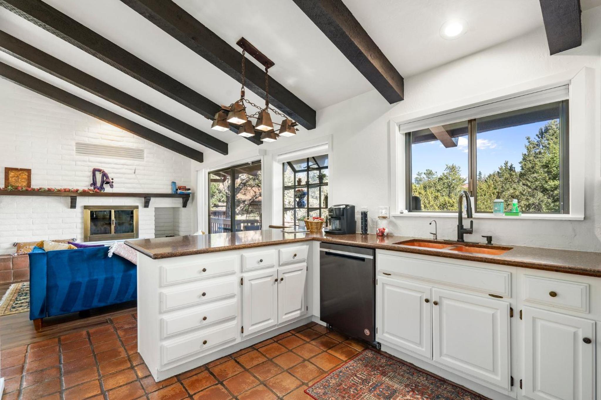 Large Spanish Villa -Hot tub- Pool -Gym- Game Room view 5