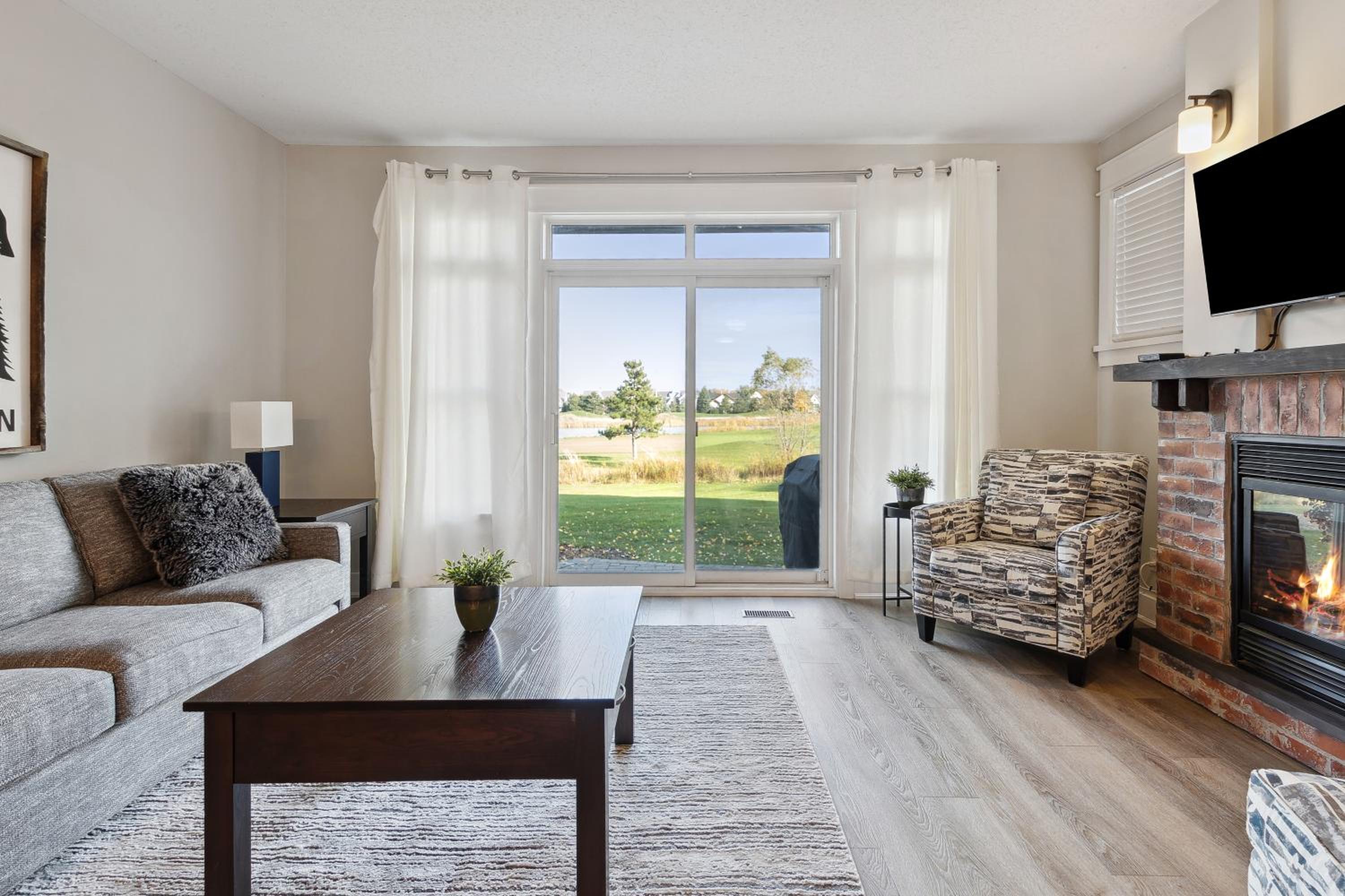 2 Bedroom Condo only steps to the Village!