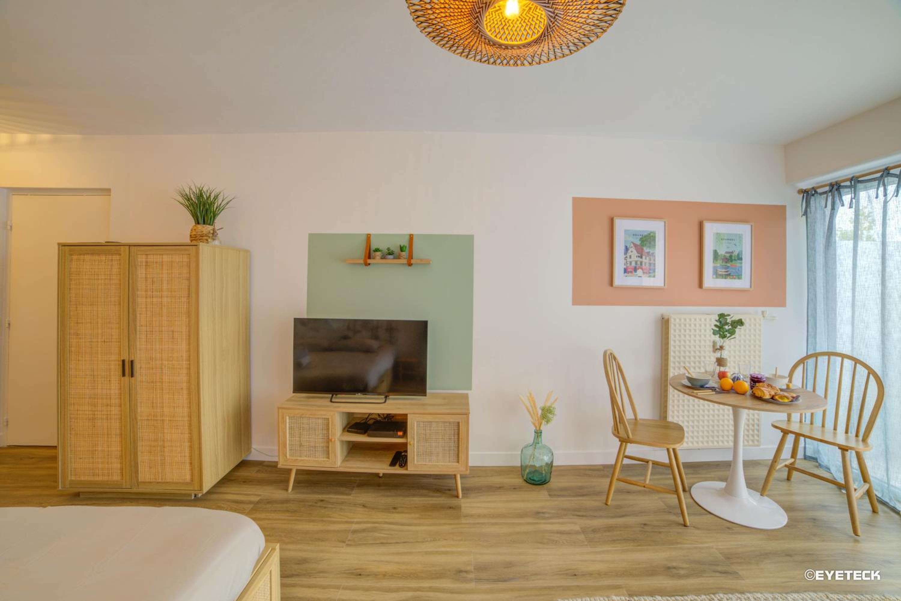 Bel aparté, design, proche domaine universitaire Turly
