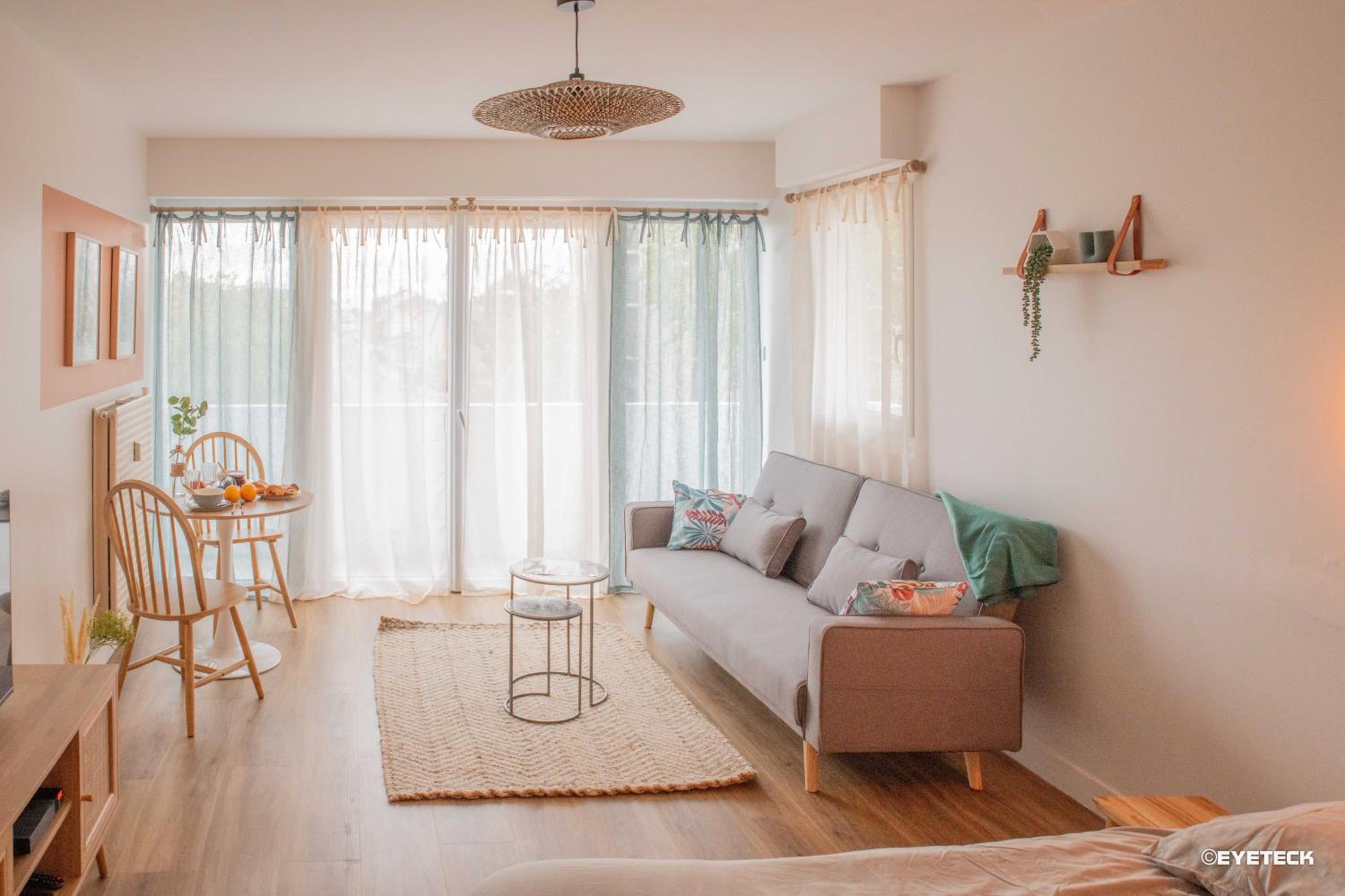 Bel aparté, design, proche domaine universitaire Turly