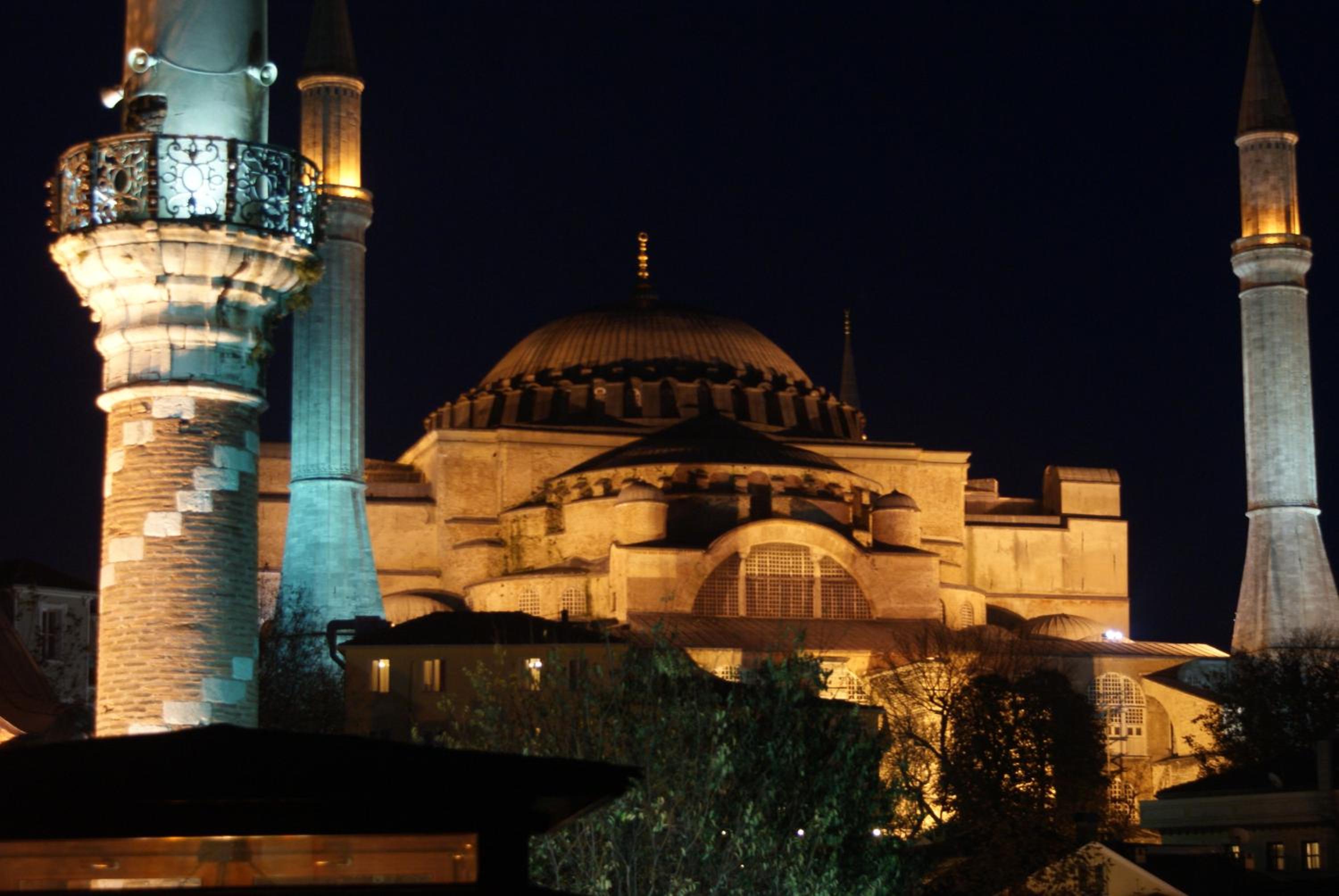Modern Sultan Hotel - Image 32