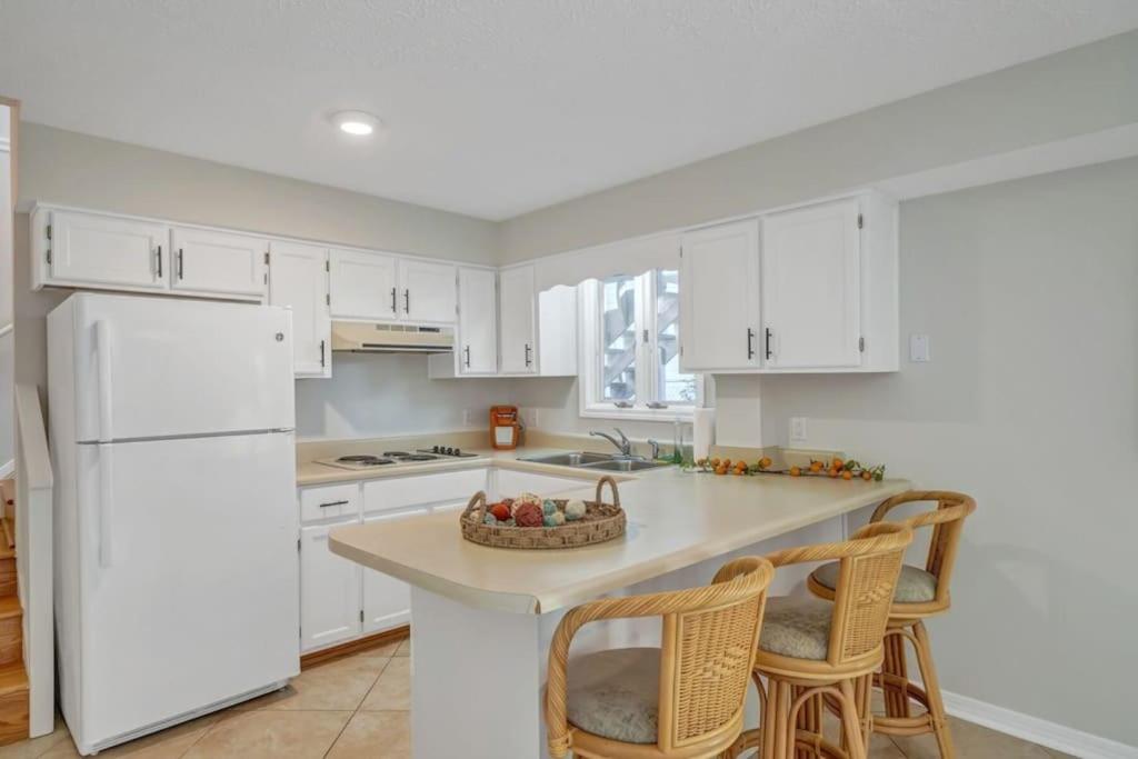 Easy walk to Laguna Beach/ Perfect for families view 3