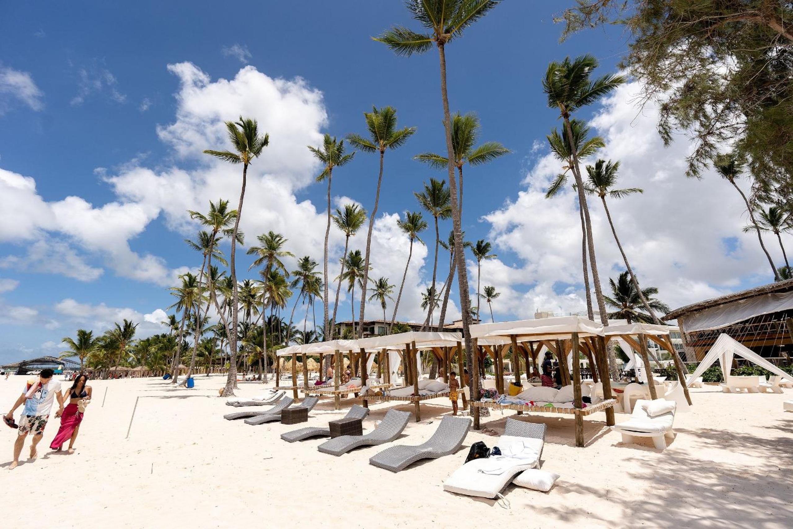 Seaside Luxury 1BDR Condo Paseo Playa Coral D-306