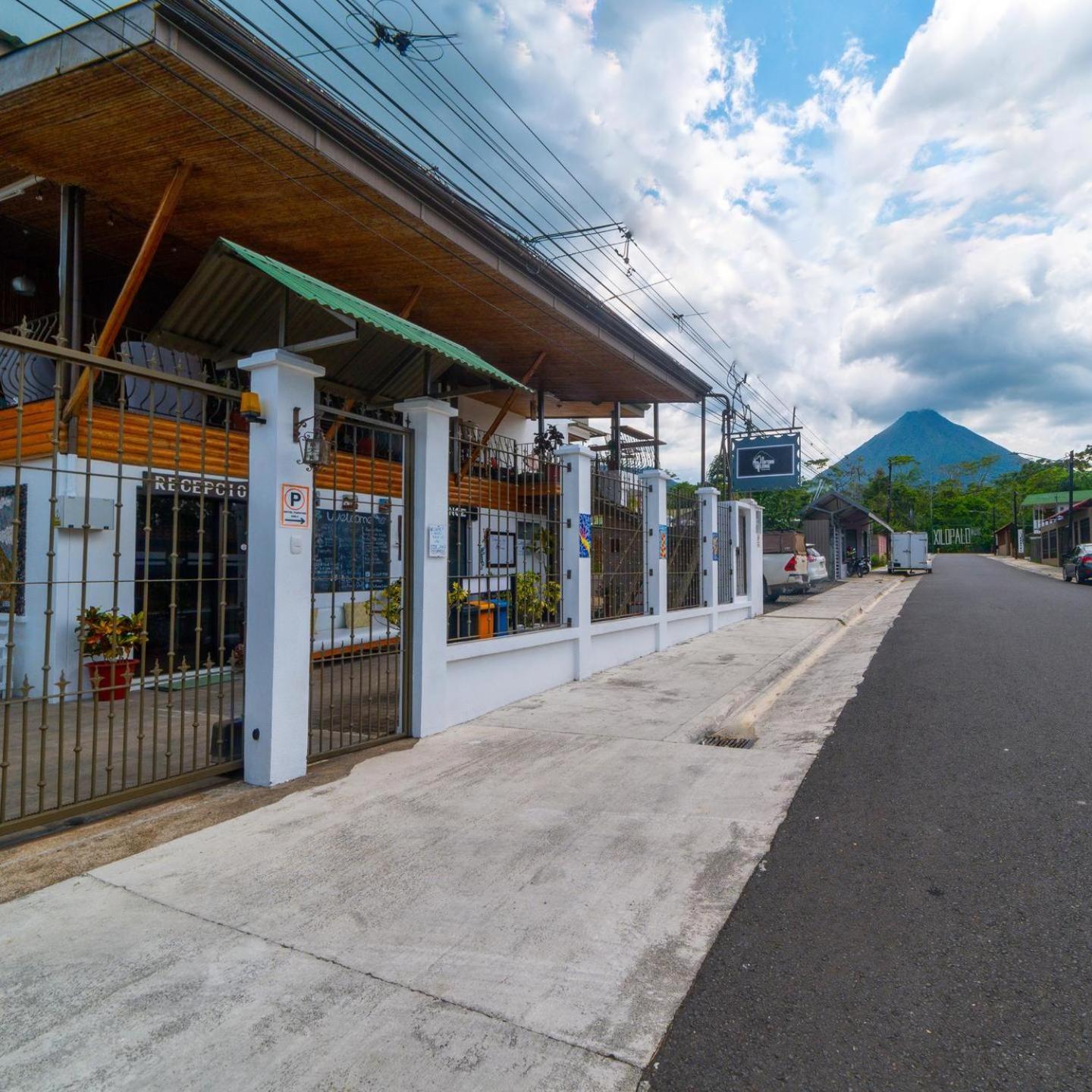 La Fortuna Lodge by Treebu Hotels