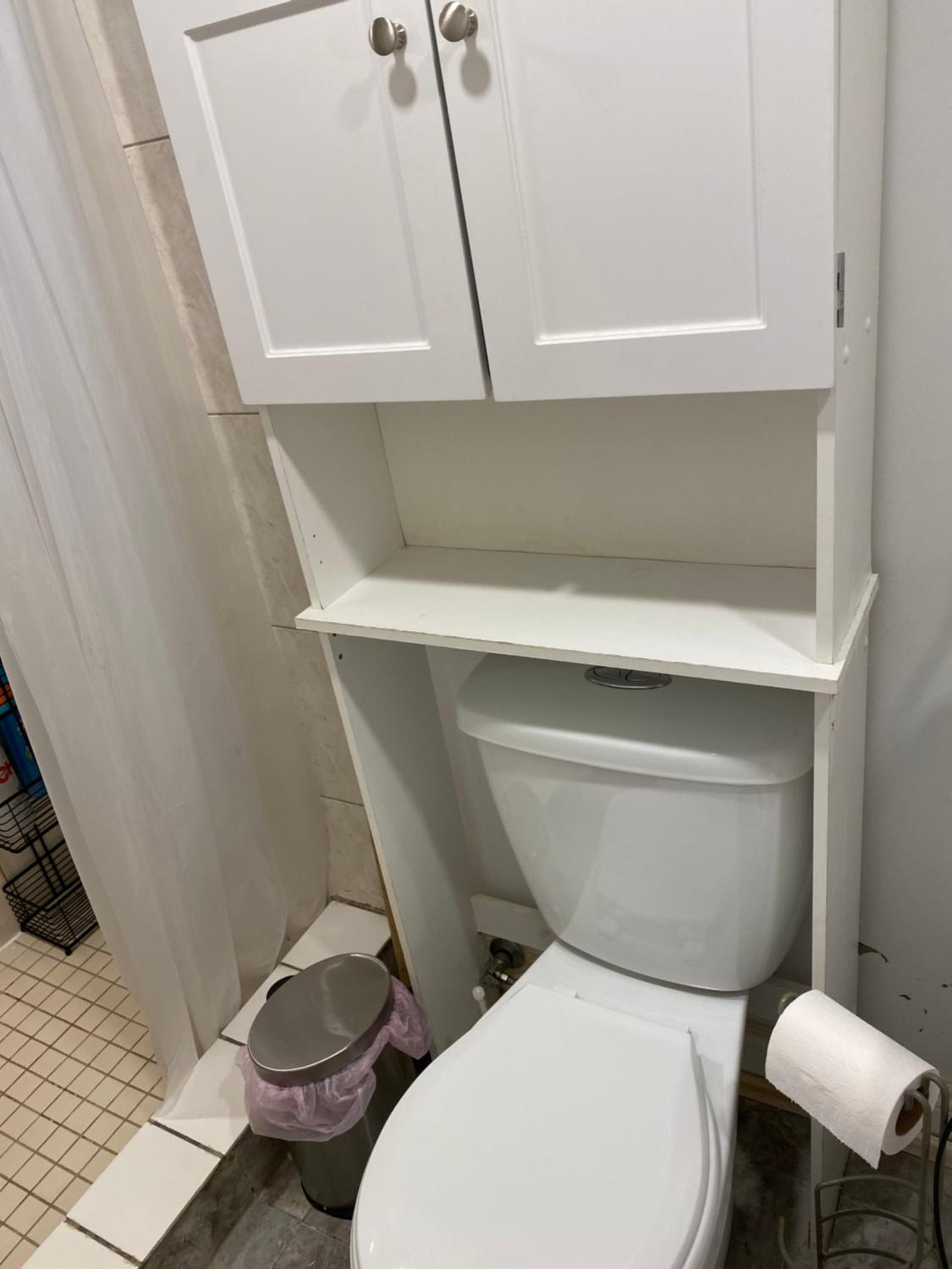 Beautiful Lower level 2 bedroom aprt