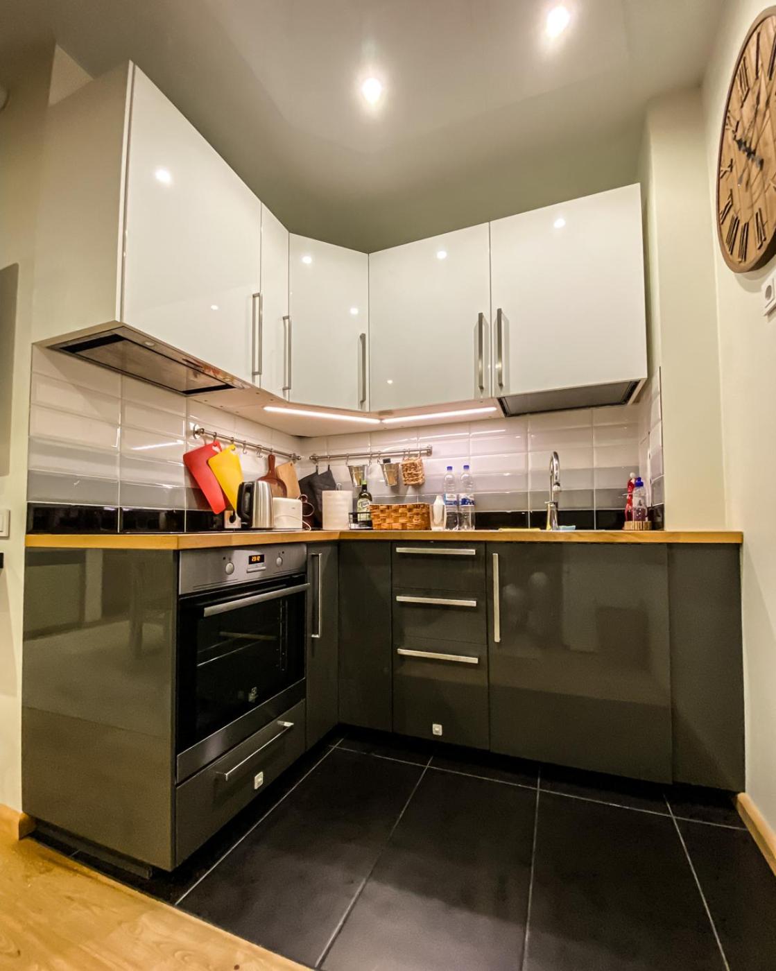 5th Floor Apartment 24h SELF CHECK-in PRIVAT FREE PARKING view 4