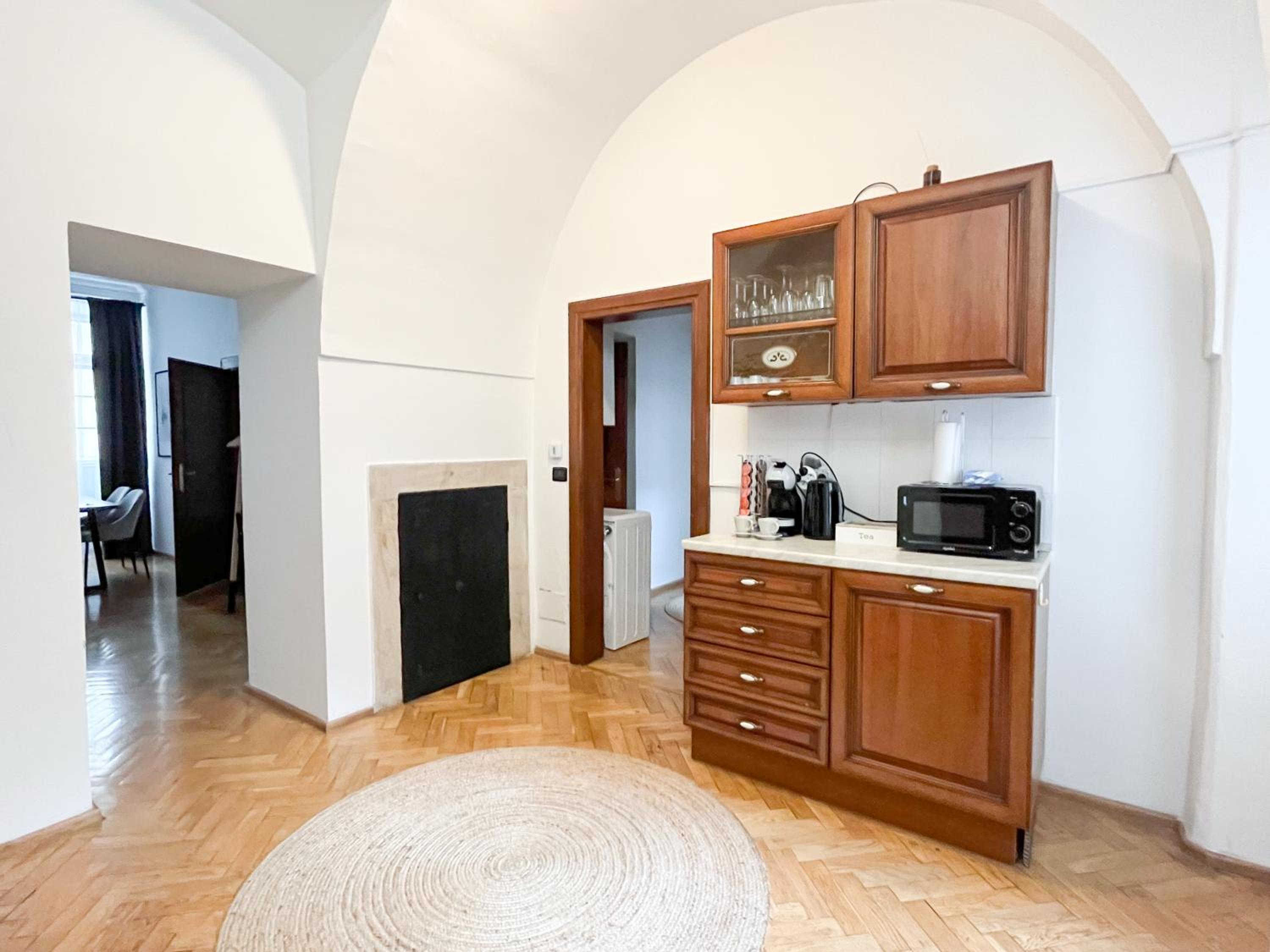 Best Price & Location - Historic Square Residency