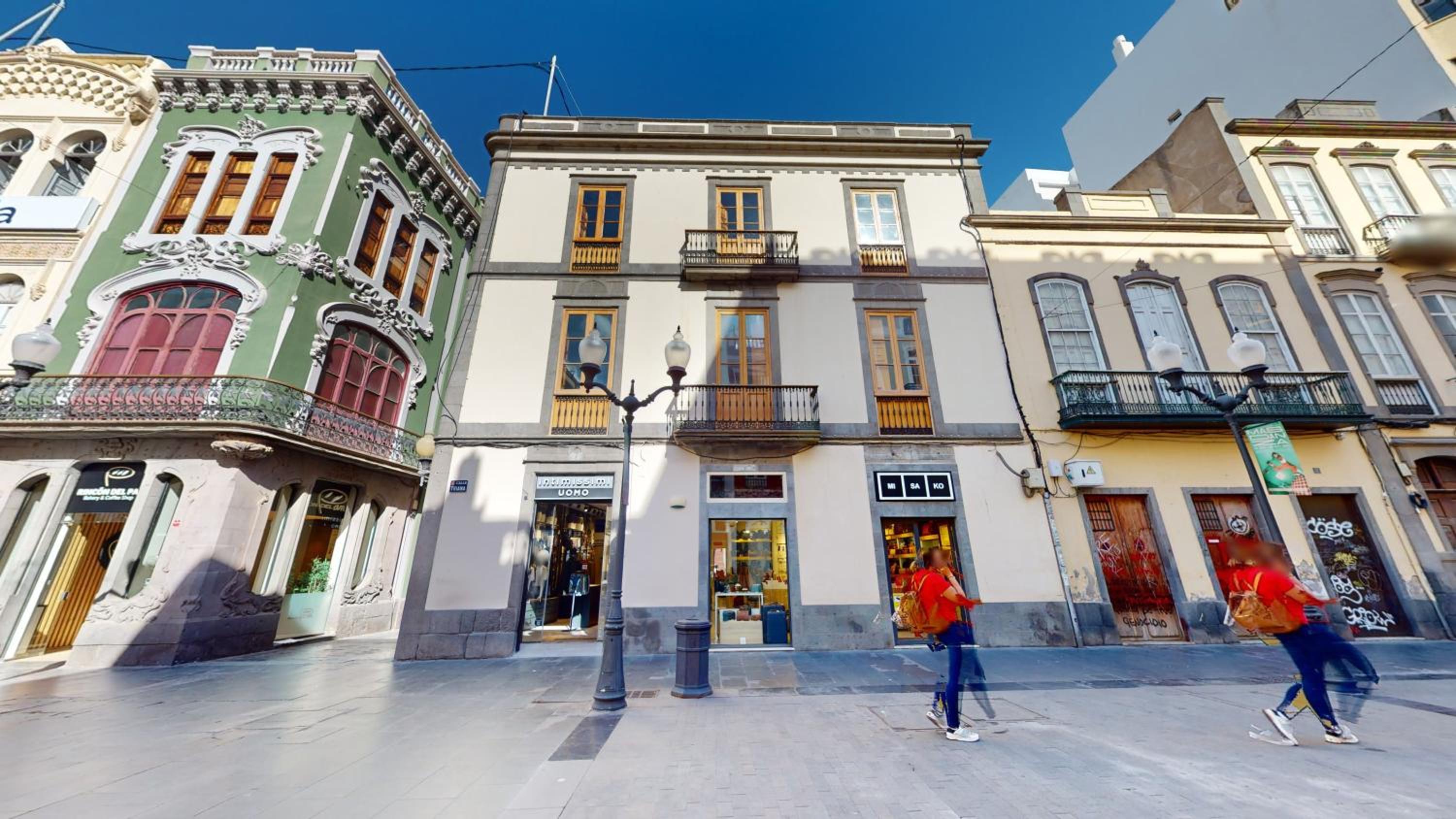 Triana Rooms EH view 3