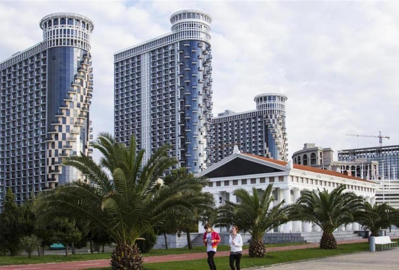 Orbi Sea Tower Apartment