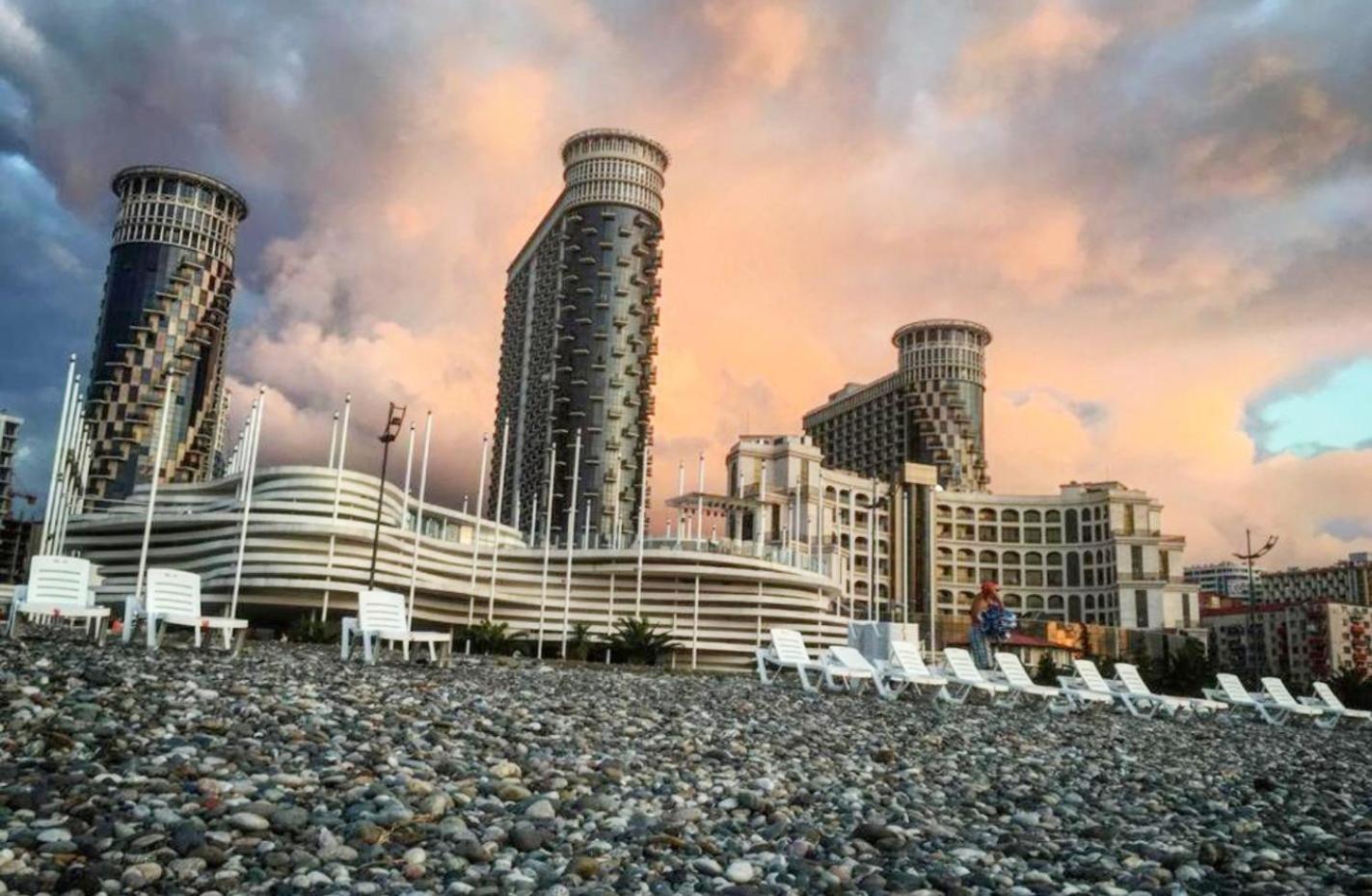 Orbi Sea Tower Apartment