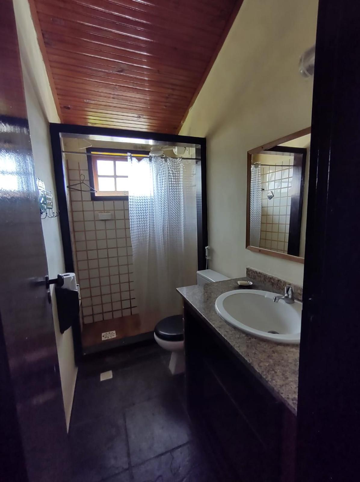 Casa Peró Cabo Frio 2 suítes em Condomínio