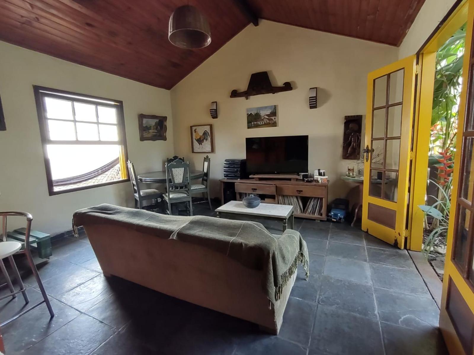 Casa Peró Cabo Frio 2 suítes em Condomínio