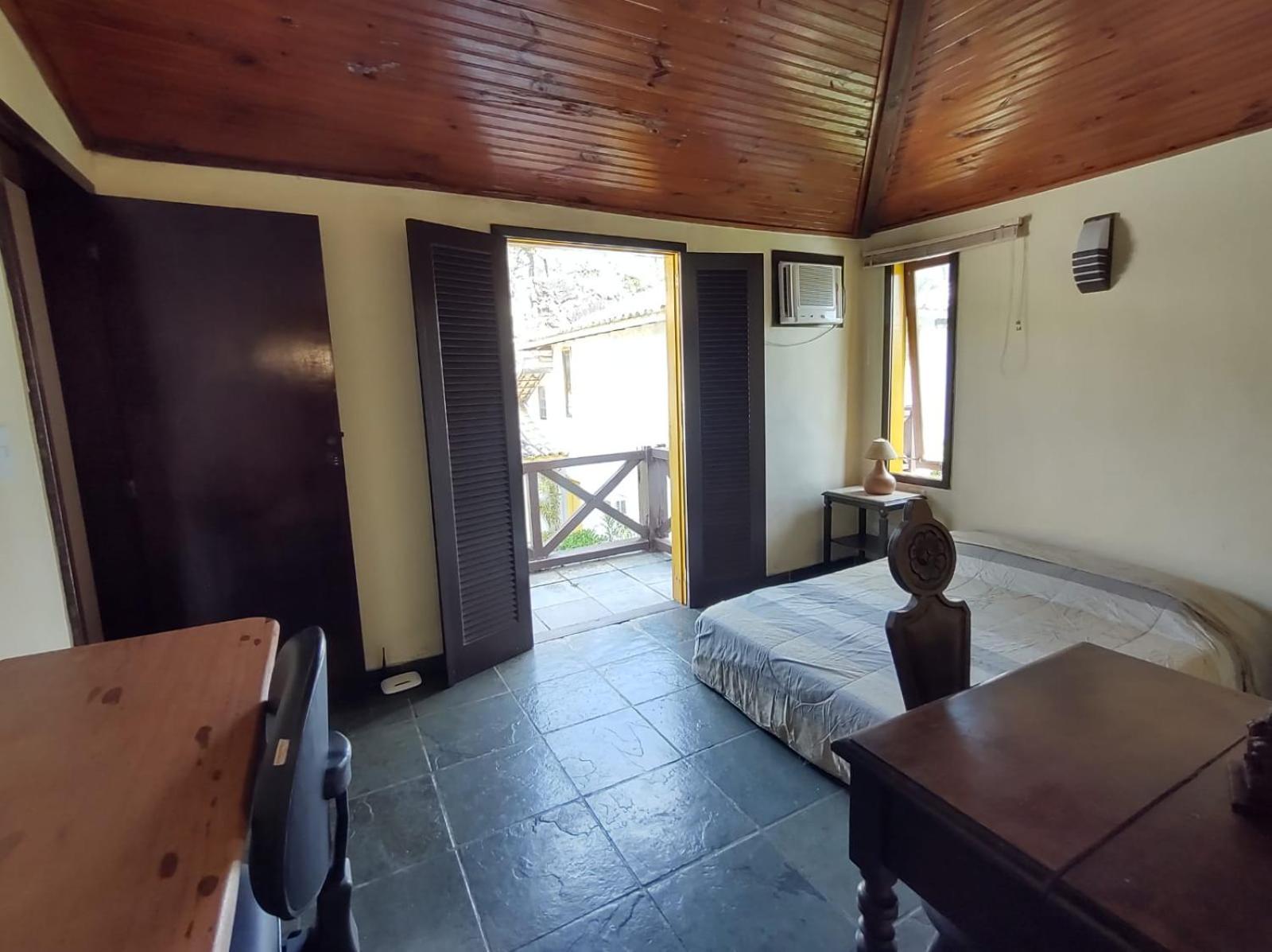 Casa Peró Cabo Frio 2 suítes em Condomínio