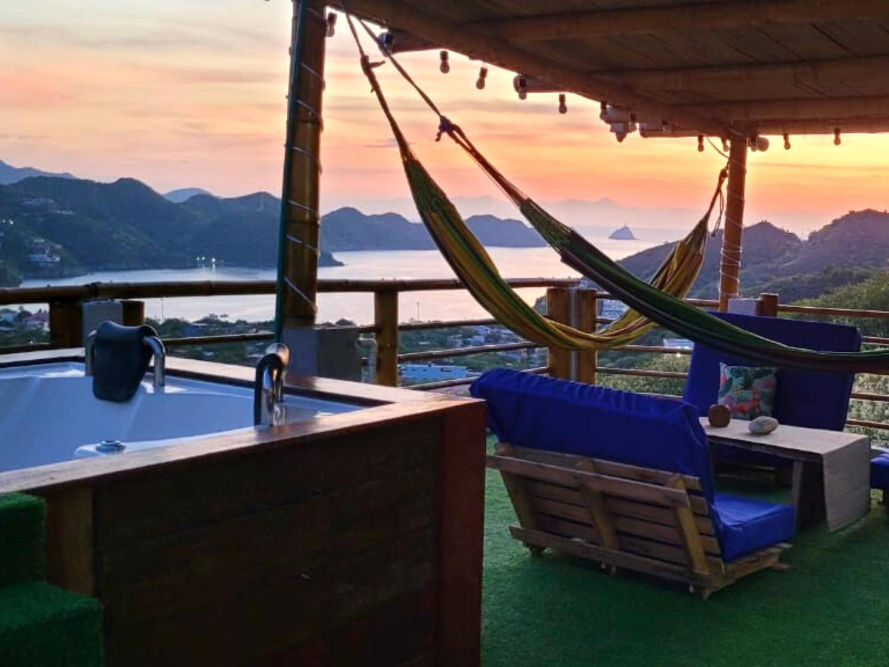 Casa Danisa Taganga con vista al mar, piscina, jacuzzi