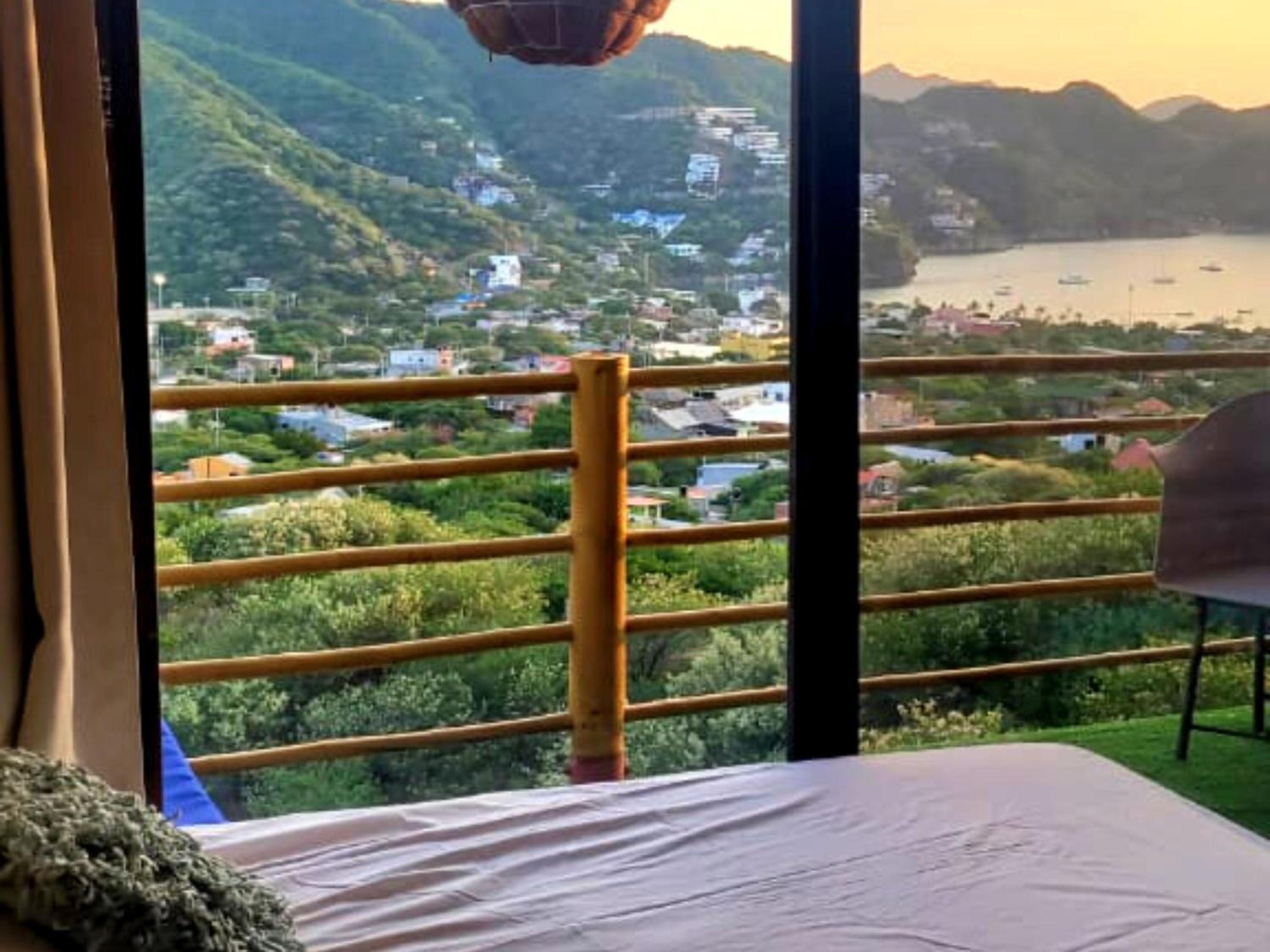 Casa Danisa Taganga con vista al mar, piscina, jacuzzi