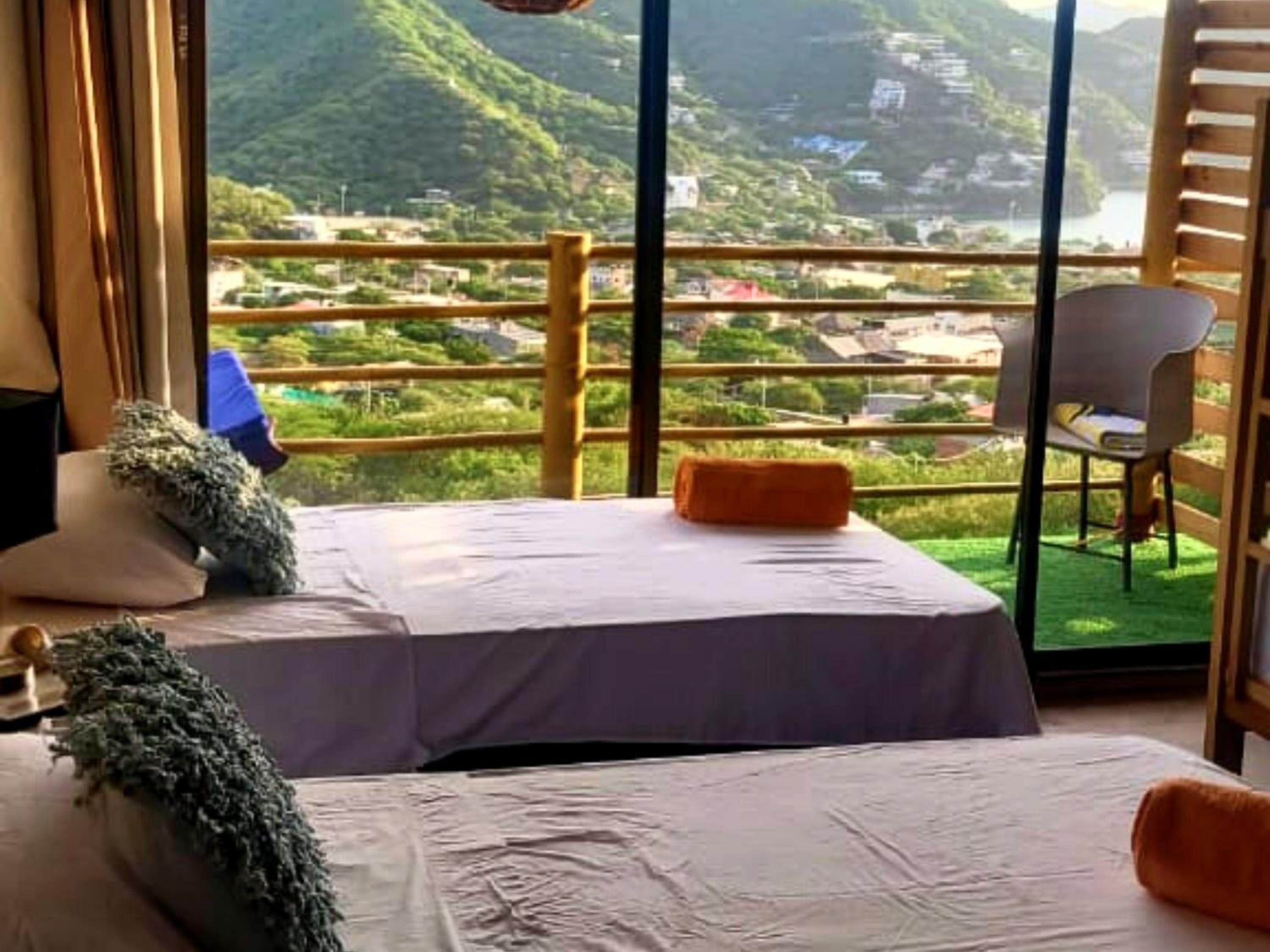 Casa Danisa Taganga con vista al mar, piscina, jacuzzi