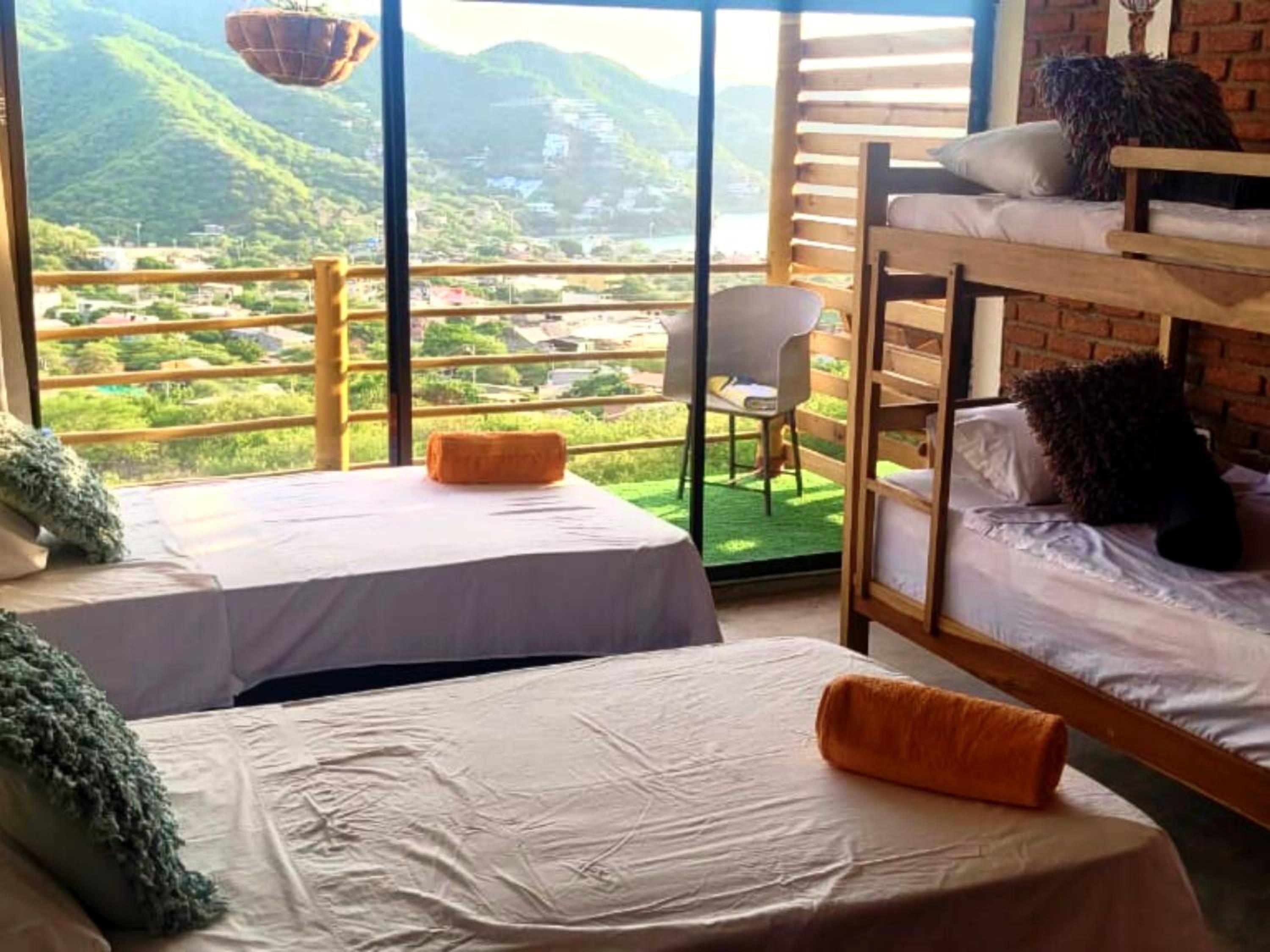 Casa Danisa Taganga con vista al mar, piscina, jacuzzi