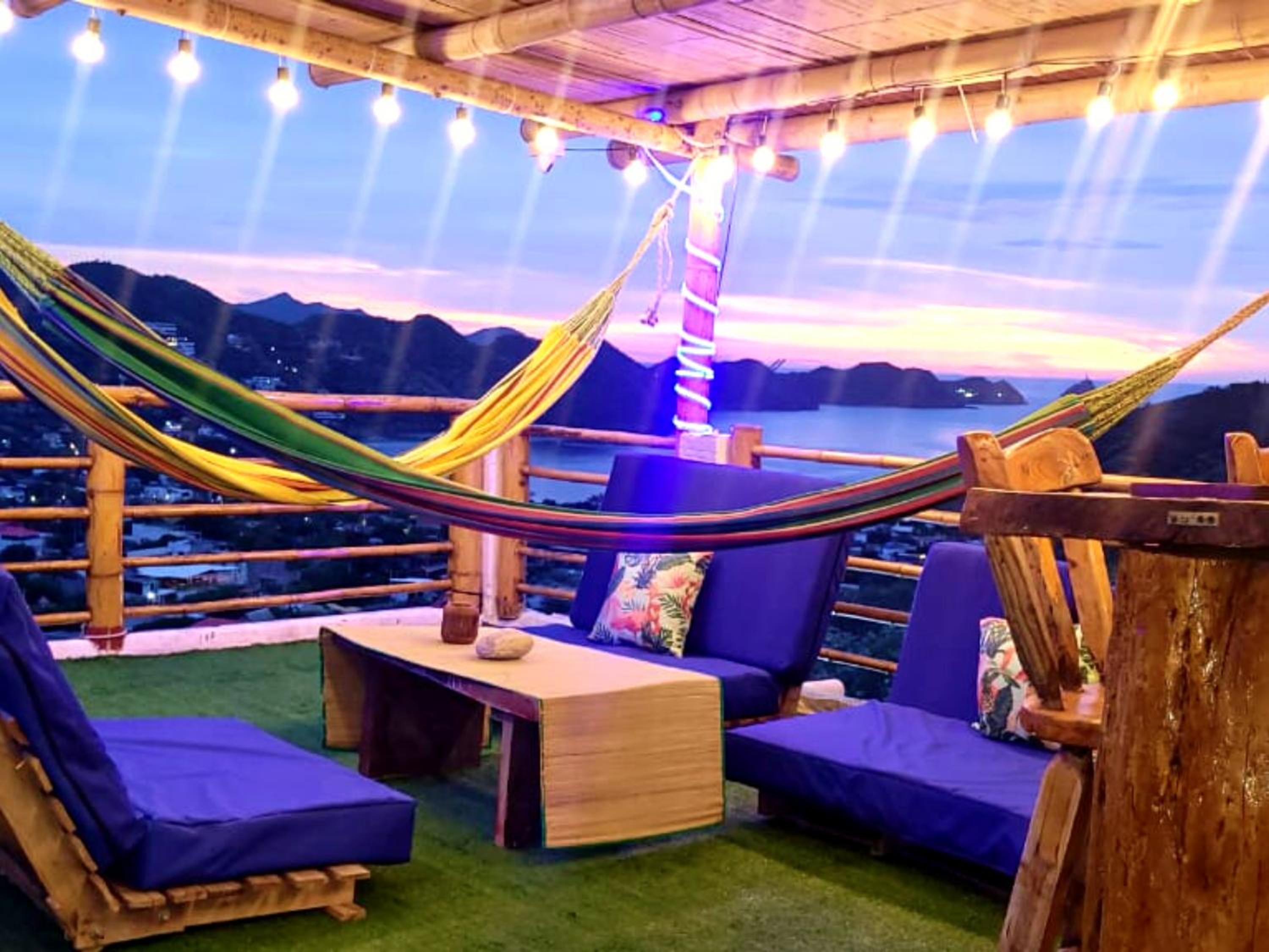 Casa Danisa Taganga con vista al mar, piscina, jacuzzi