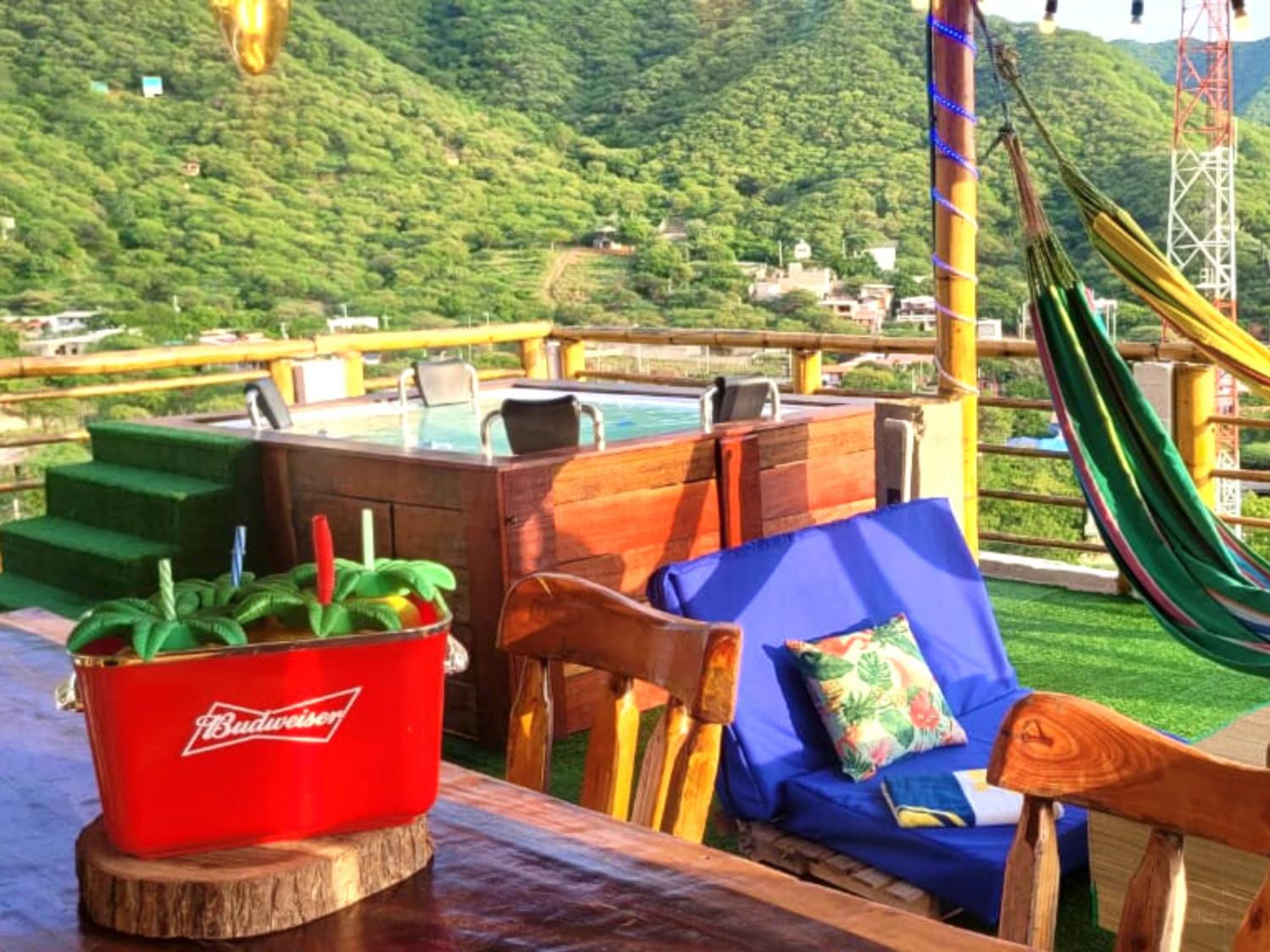 Casa Danisa Taganga con vista al mar, piscina, jacuzzi