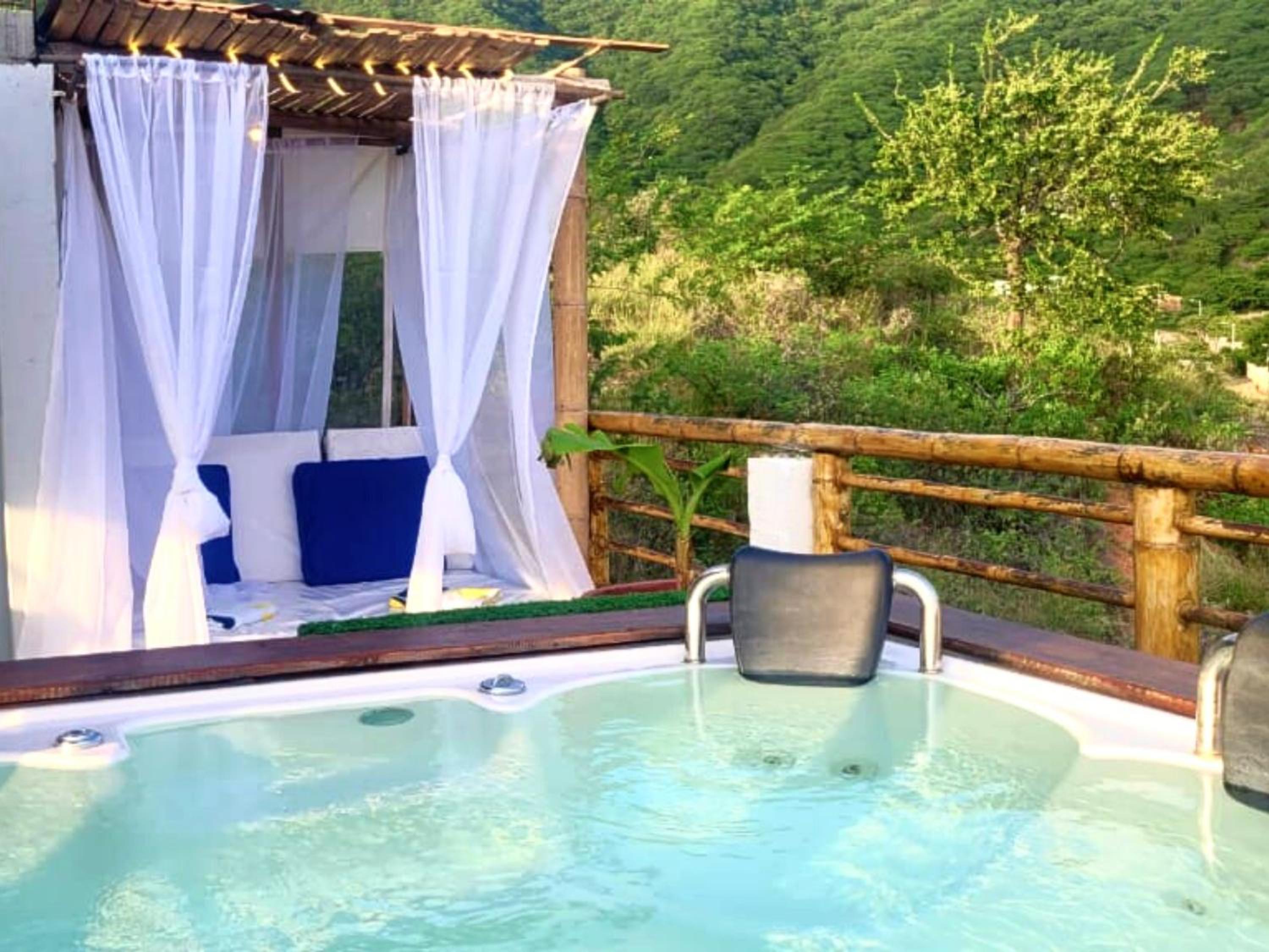 Casa Danisa Taganga con vista al mar, piscina, jacuzzi