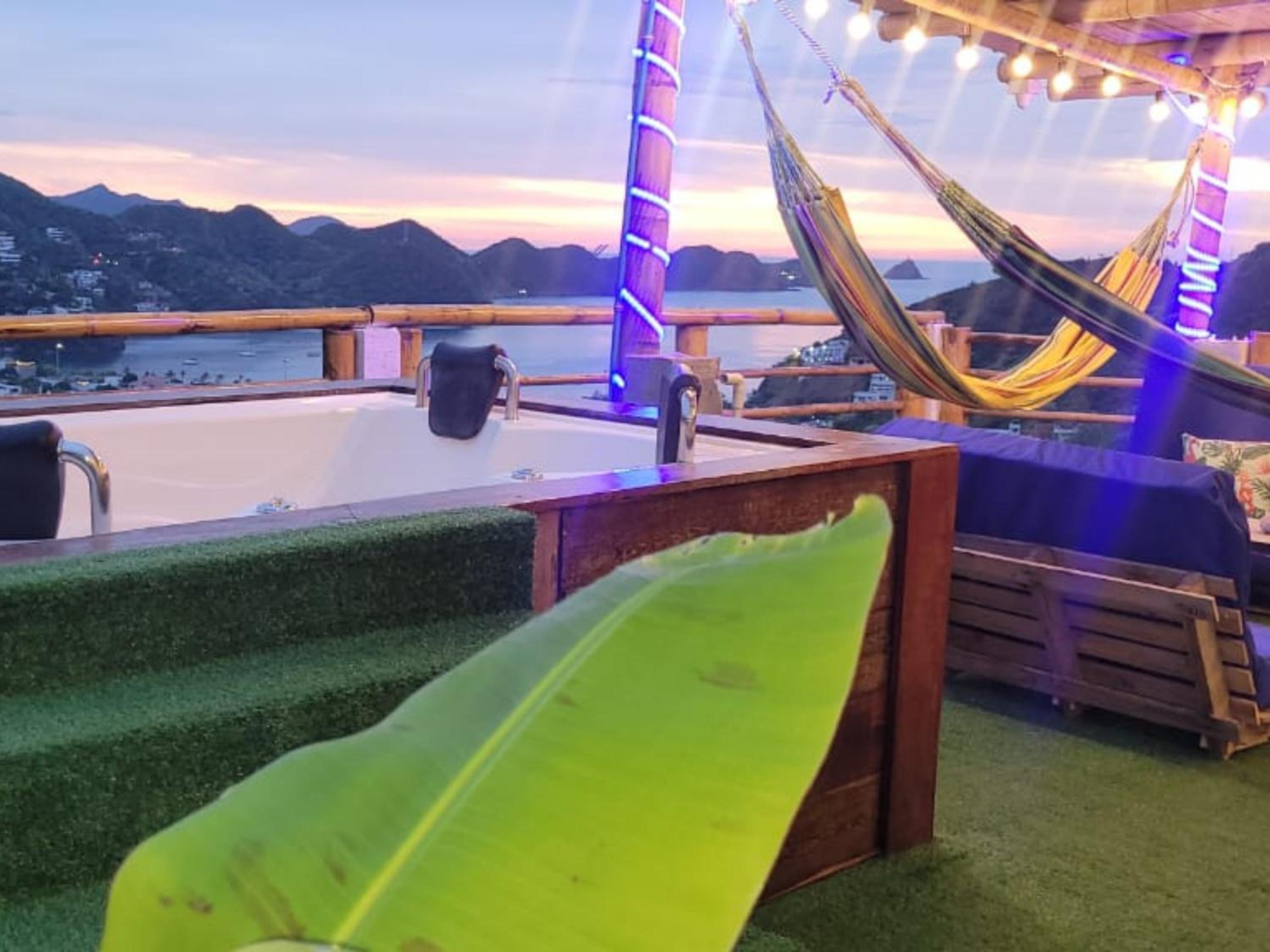 Casa Danisa Taganga con vista al mar, piscina, jacuzzi