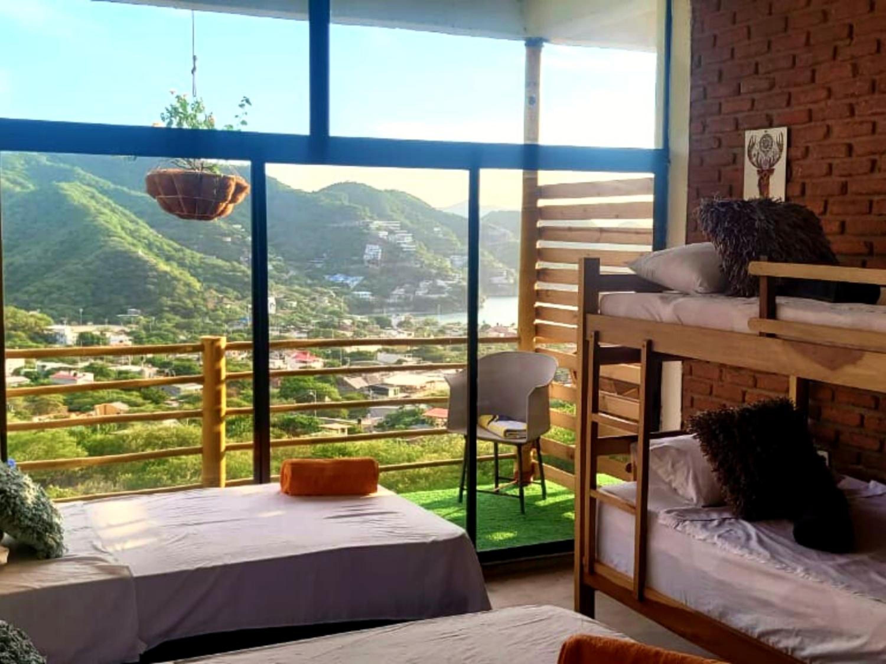 Casa Danisa Taganga con vista al mar, piscina, jacuzzi