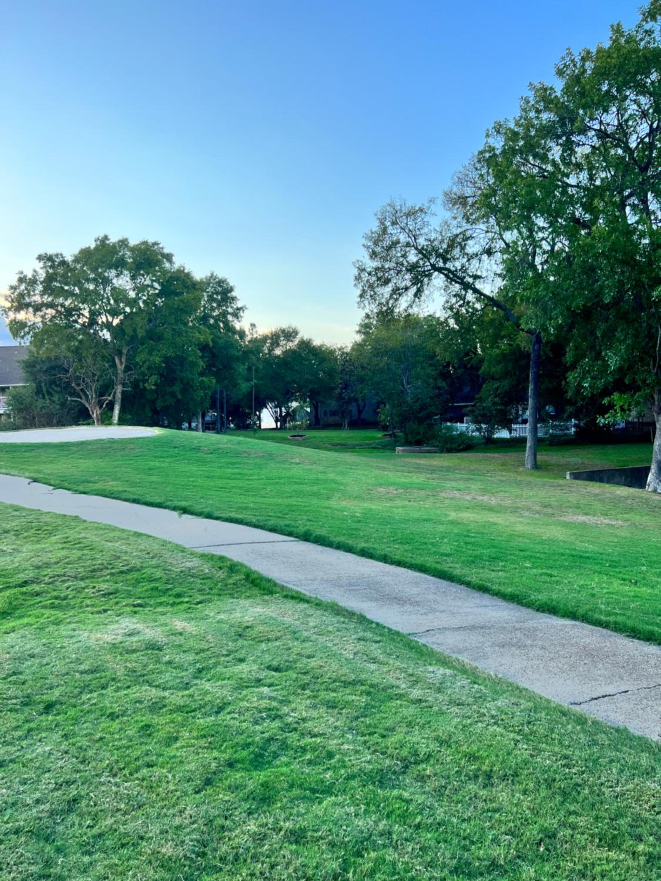 Conroe Lakefront Cottage