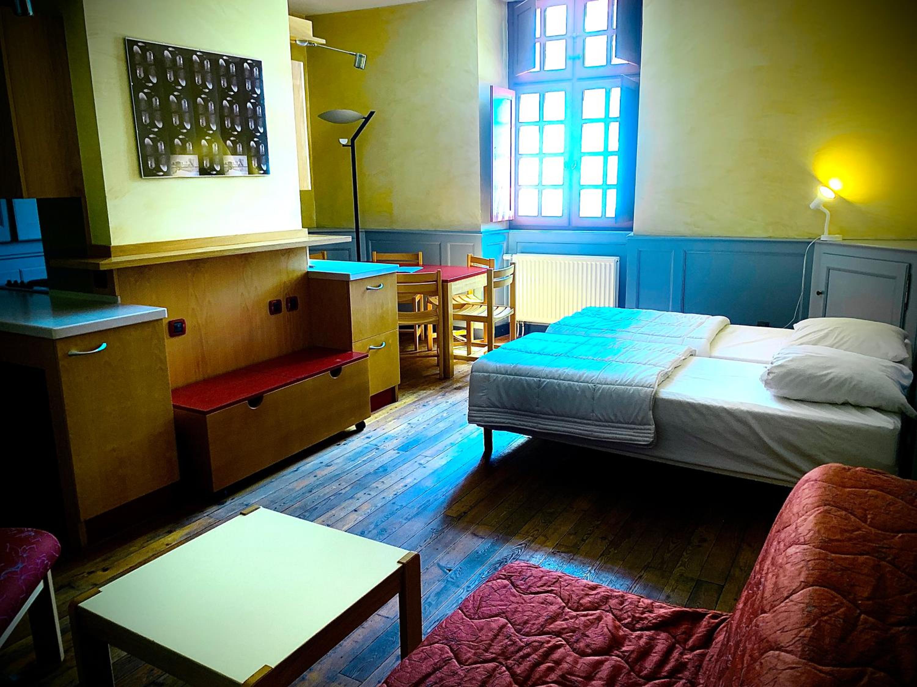 hotel room