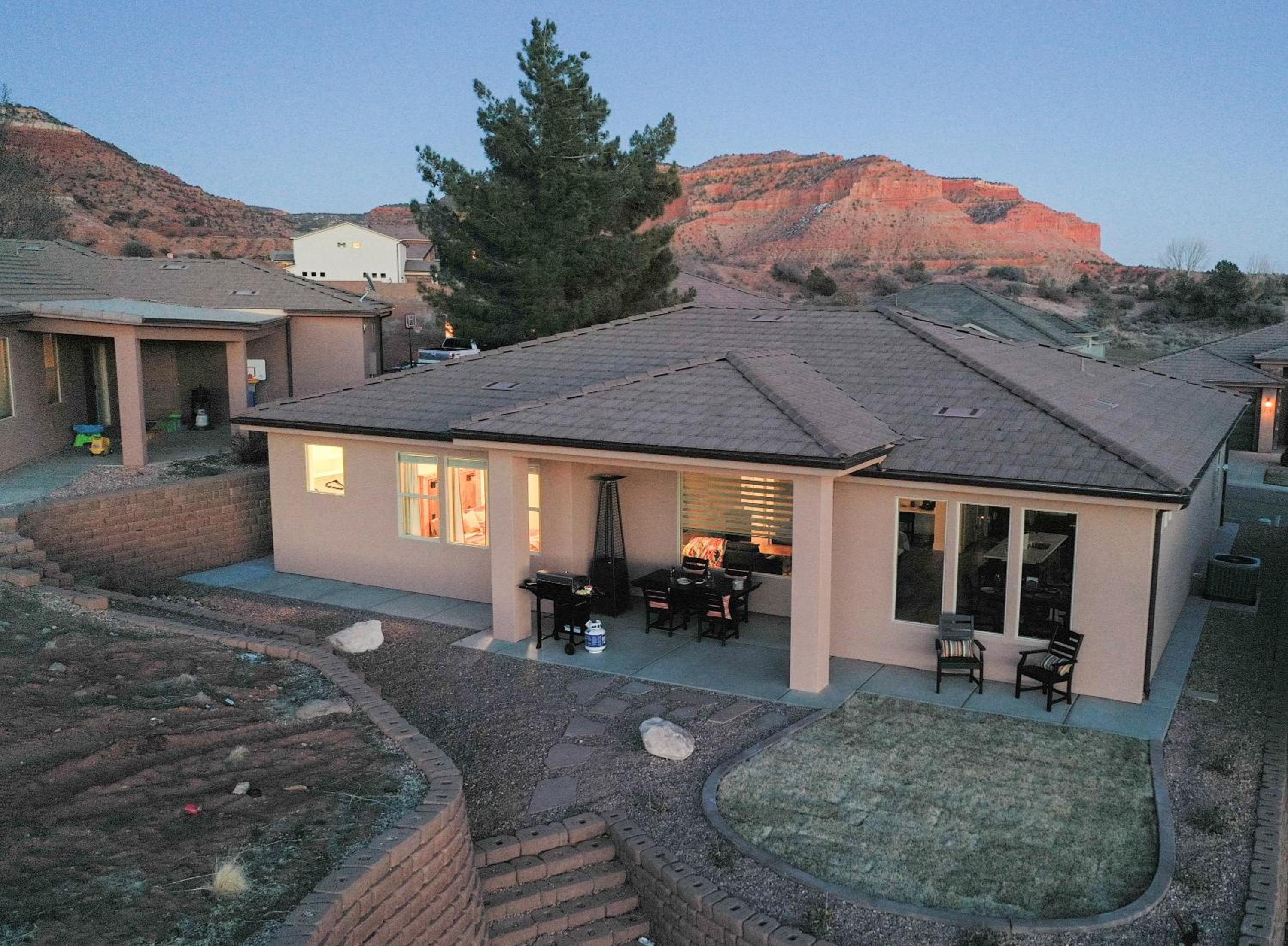 Searchers Hideaway at Kabab - New West Properties view 3