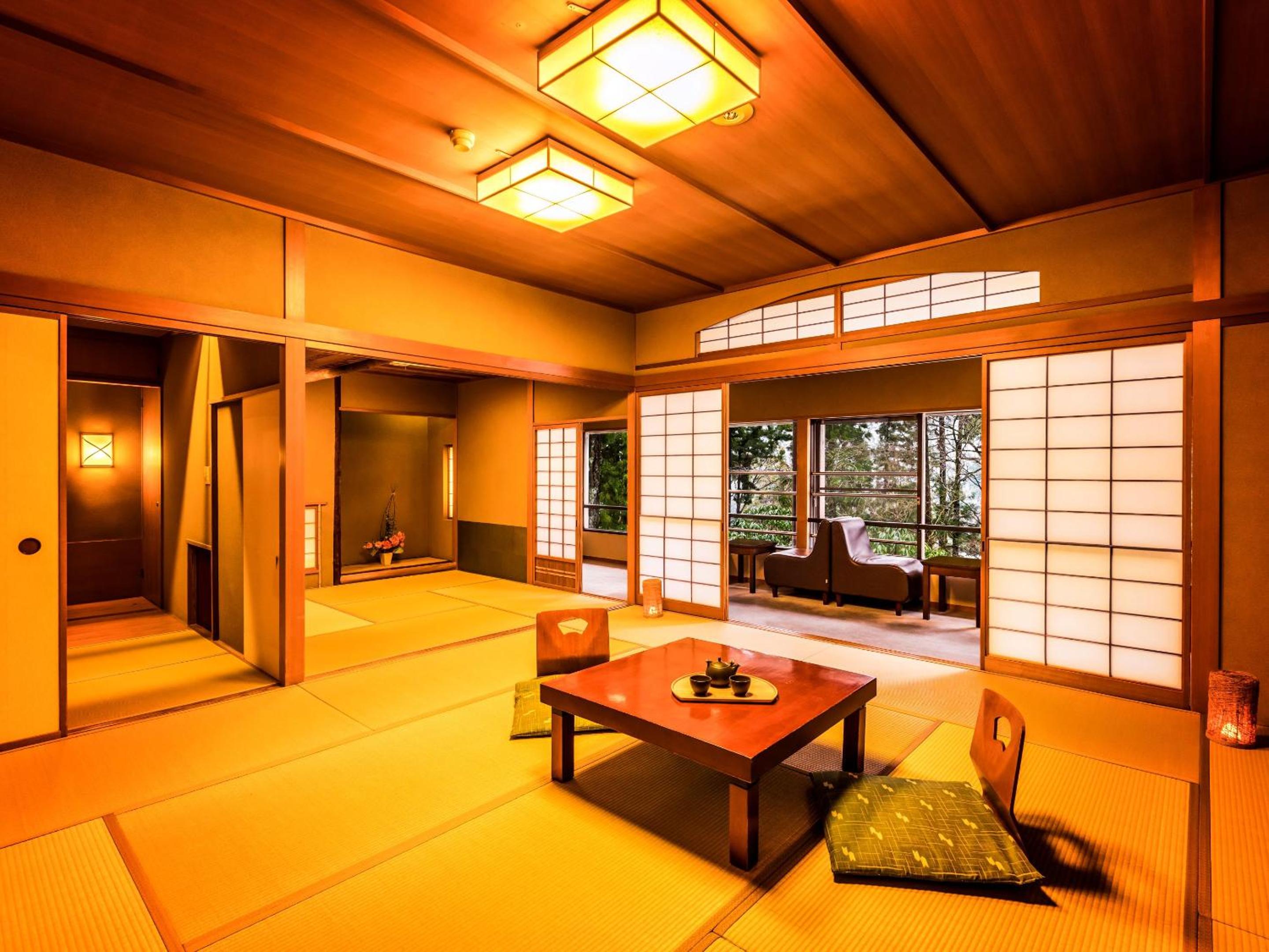Ooedo Onsen Monogatari Premium Yamanaka Grand Hotel