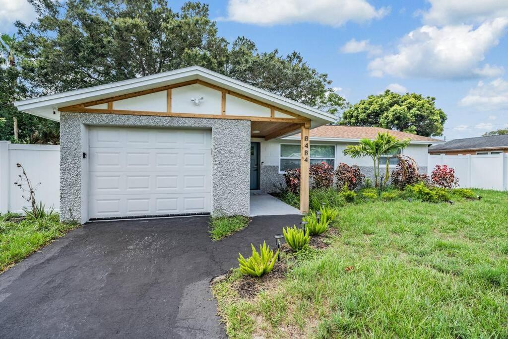 Cozy Home Just A Short Drive to Beautiful Beaches view 5